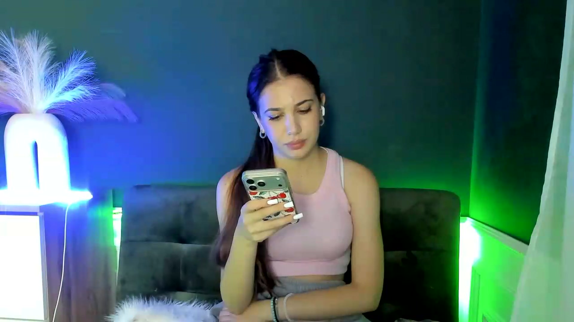 Gallery image thumbnail from AlexaPirs's myfreecams stream on, 09/08/2026, 14:54 image 4 of 20