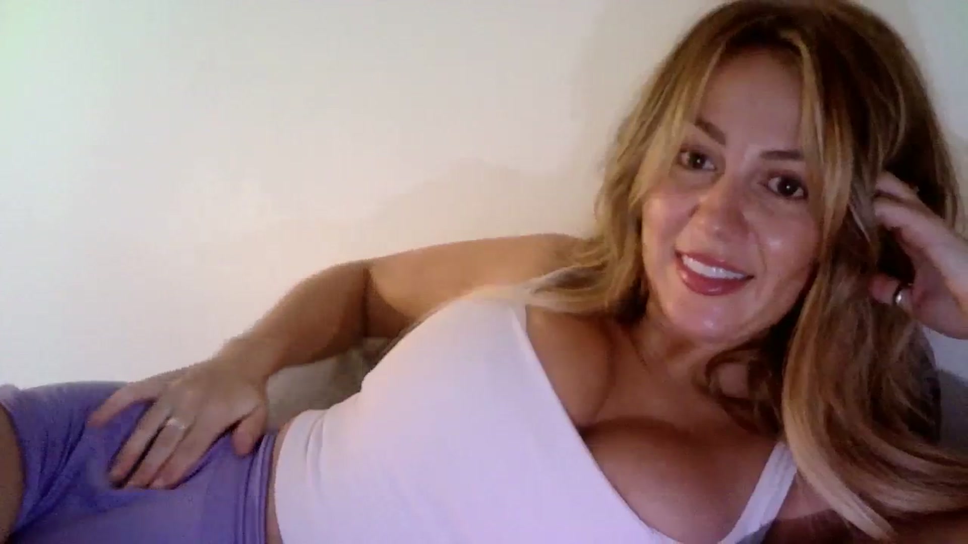 Gallery image thumbnail from AlexaRaeBlake's myfreecams stream on, 03/03/2024, 01:03 image 13 of 20