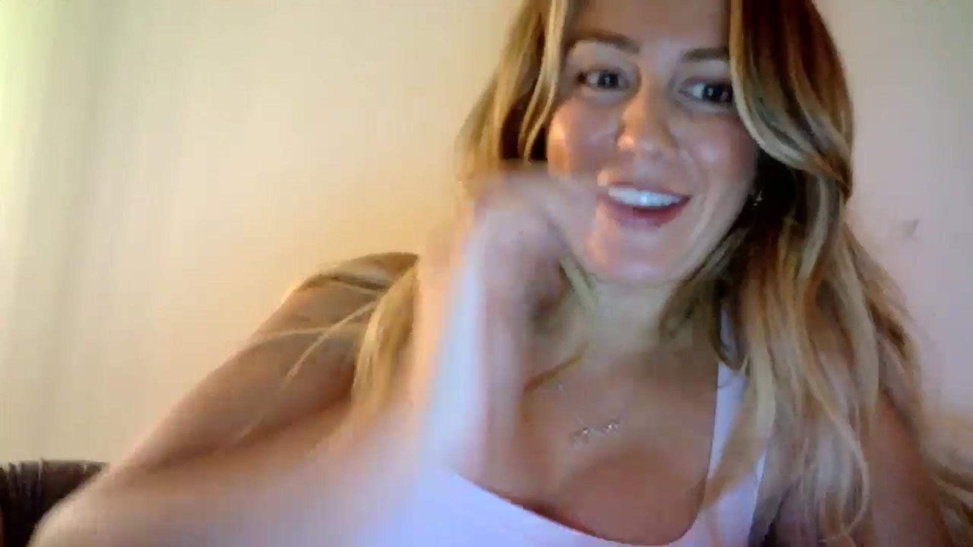 Gallery image thumbnail from AlexaRaeBlake's myfreecams stream on, 05/16/2024, 12:13 image 2 of 20