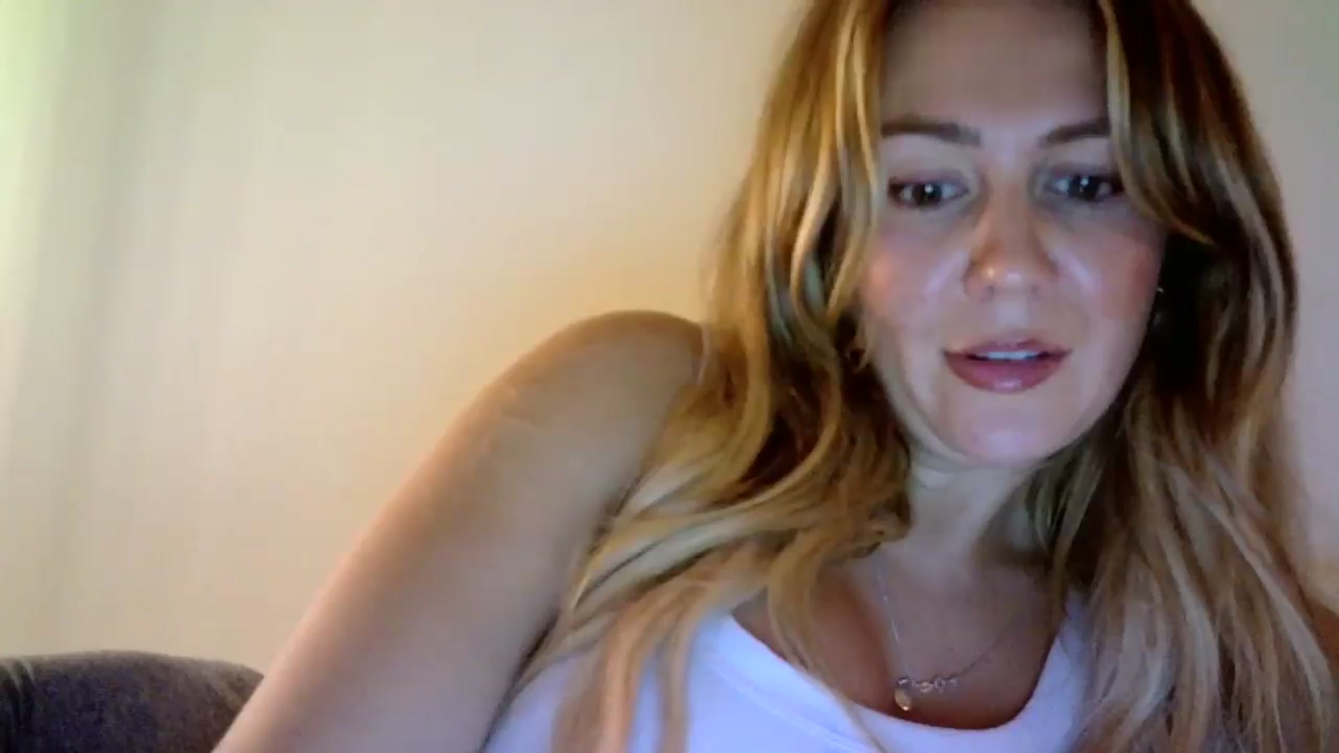 Gallery image thumbnail from AlexaRaeBlake's myfreecams stream on, 05/16/2024, 12:13 image 1 of 20