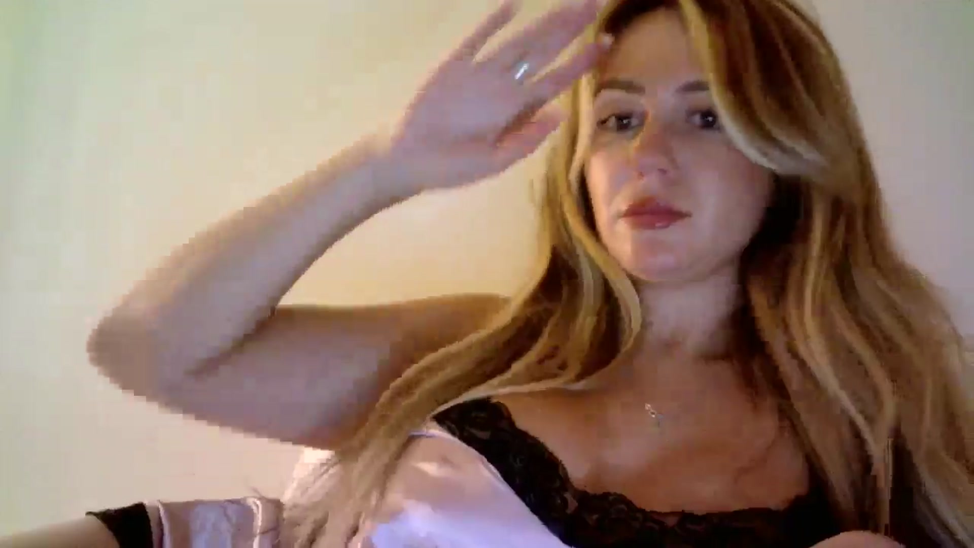 Gallery image thumbnail from AlexaRaeBlake's myfreecams stream on, 05/17/2024, 11:03 image 2 of 20