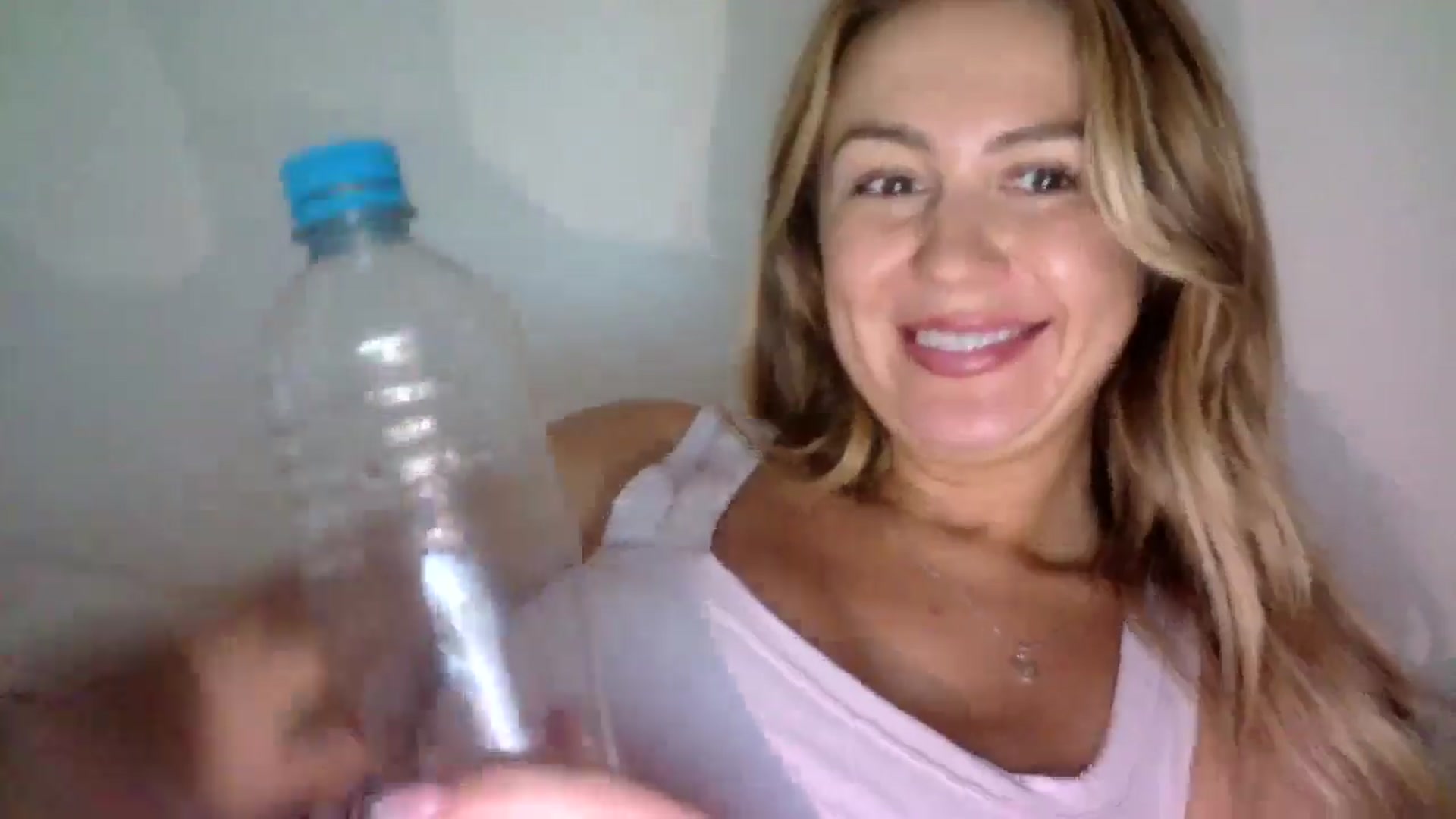 Gallery image thumbnail from AlexaRaeBlake's myfreecams stream on, 05/27/2024, 06:09 image 12 of 20