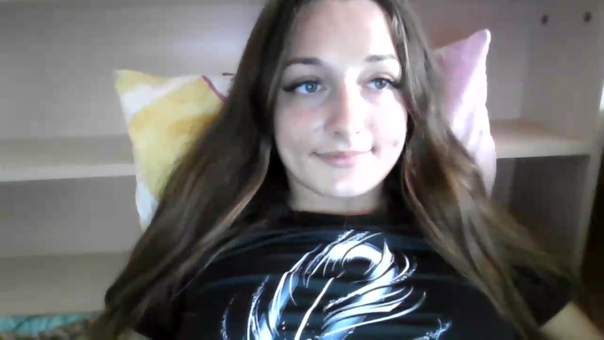 Gallery image thumbnail from AlexaRaze's myfreecams stream on, 07/16/2026, 11:37 image 2 of 20