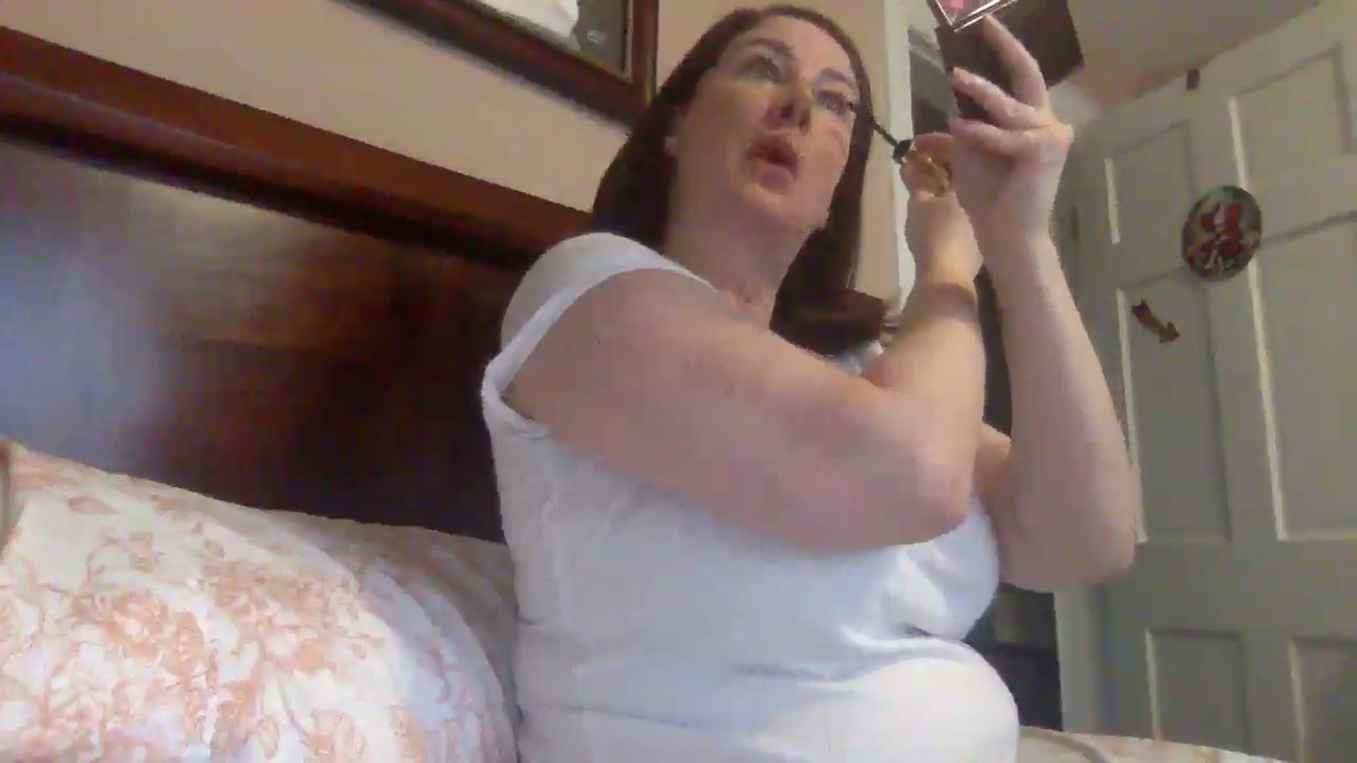 Gallery image thumbnail from AlexaS67780's myfreecams stream on, 12/24/2025, 21:05 image 18 of 20
