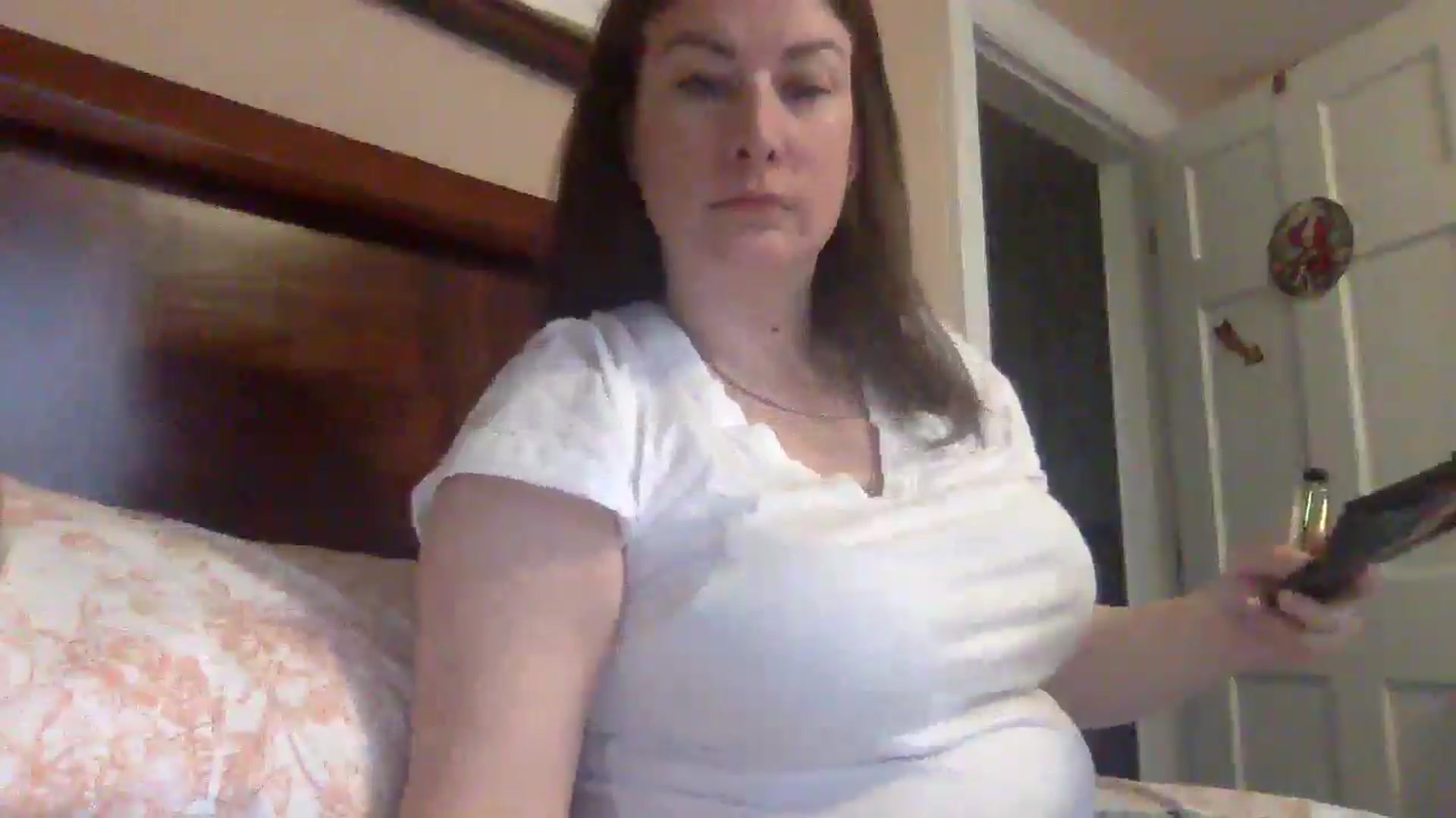 Gallery image thumbnail from AlexaS67780's myfreecams stream on, 12/24/2025, 21:05 image 17 of 20