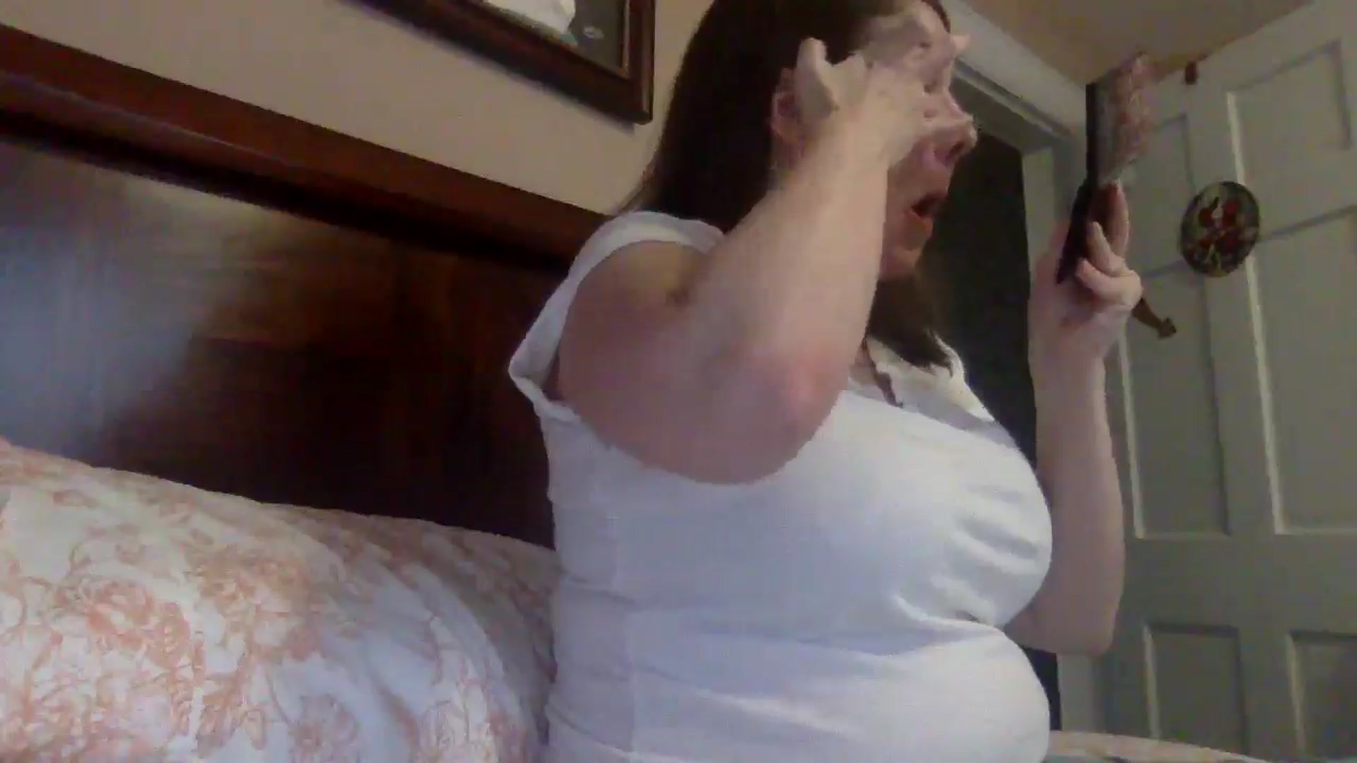 Gallery image thumbnail from AlexaS67780's myfreecams stream on, 12/24/2025, 21:05 image 13 of 20