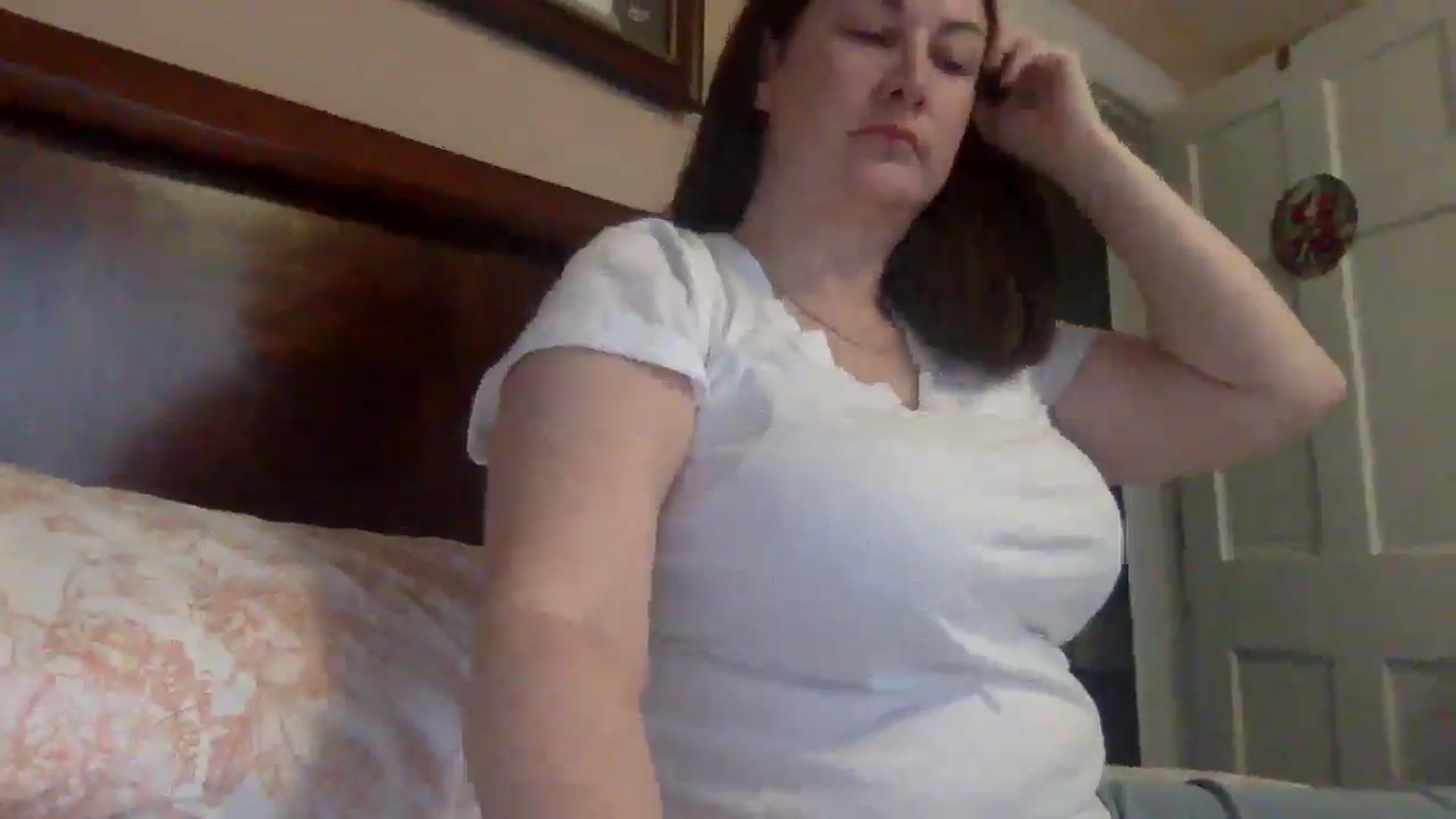 Gallery image thumbnail from AlexaS67780's myfreecams stream on, 12/24/2025, 21:05 image 12 of 20