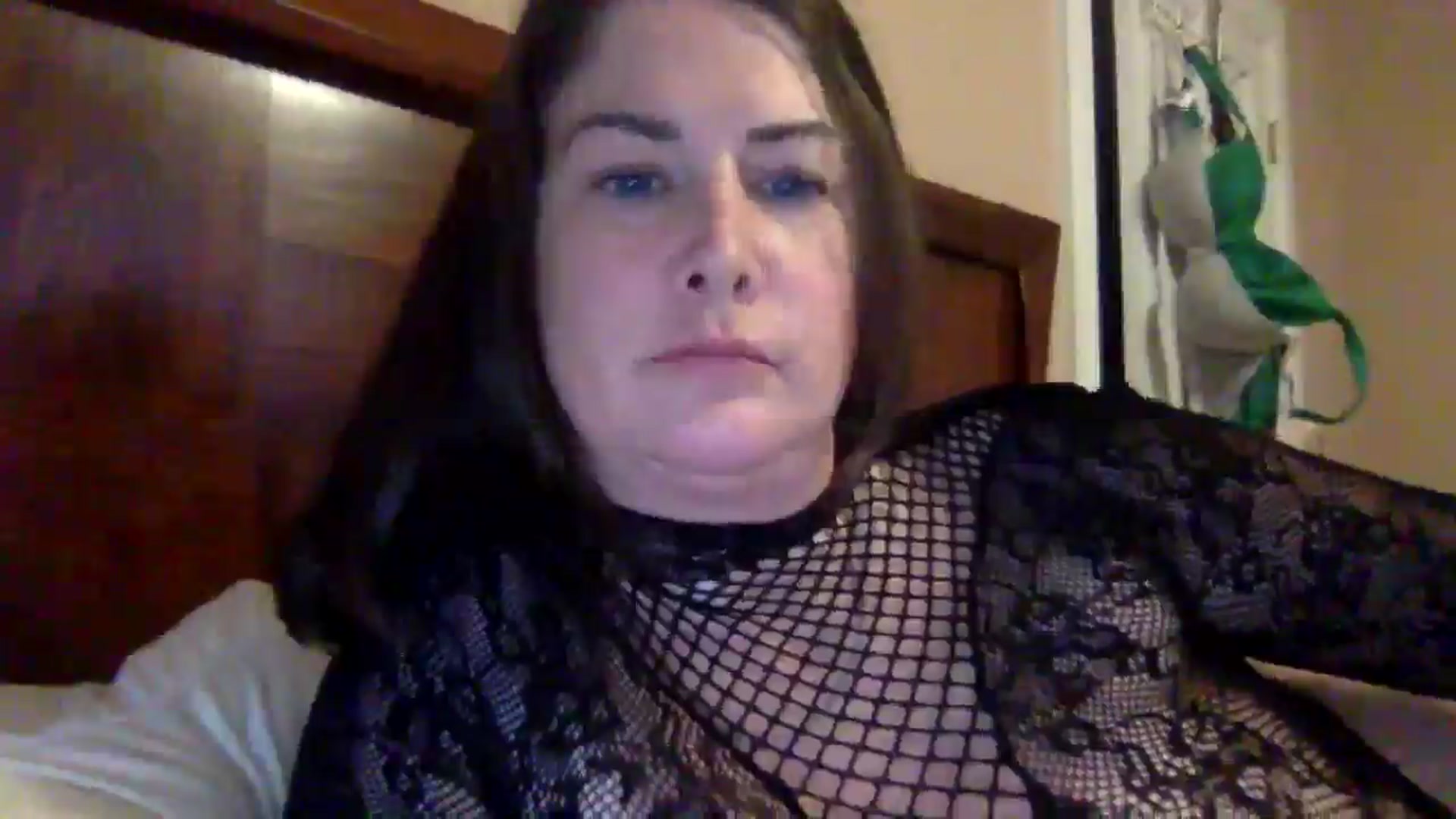 Gallery image thumbnail from AlexaS67780's myfreecams stream on, 01/01/2026, 22:03 image 13 of 20