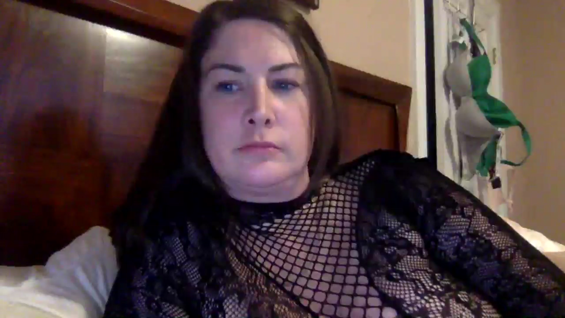 Gallery image thumbnail from AlexaS67780's myfreecams stream on, 01/01/2026, 22:03 image 14 of 20