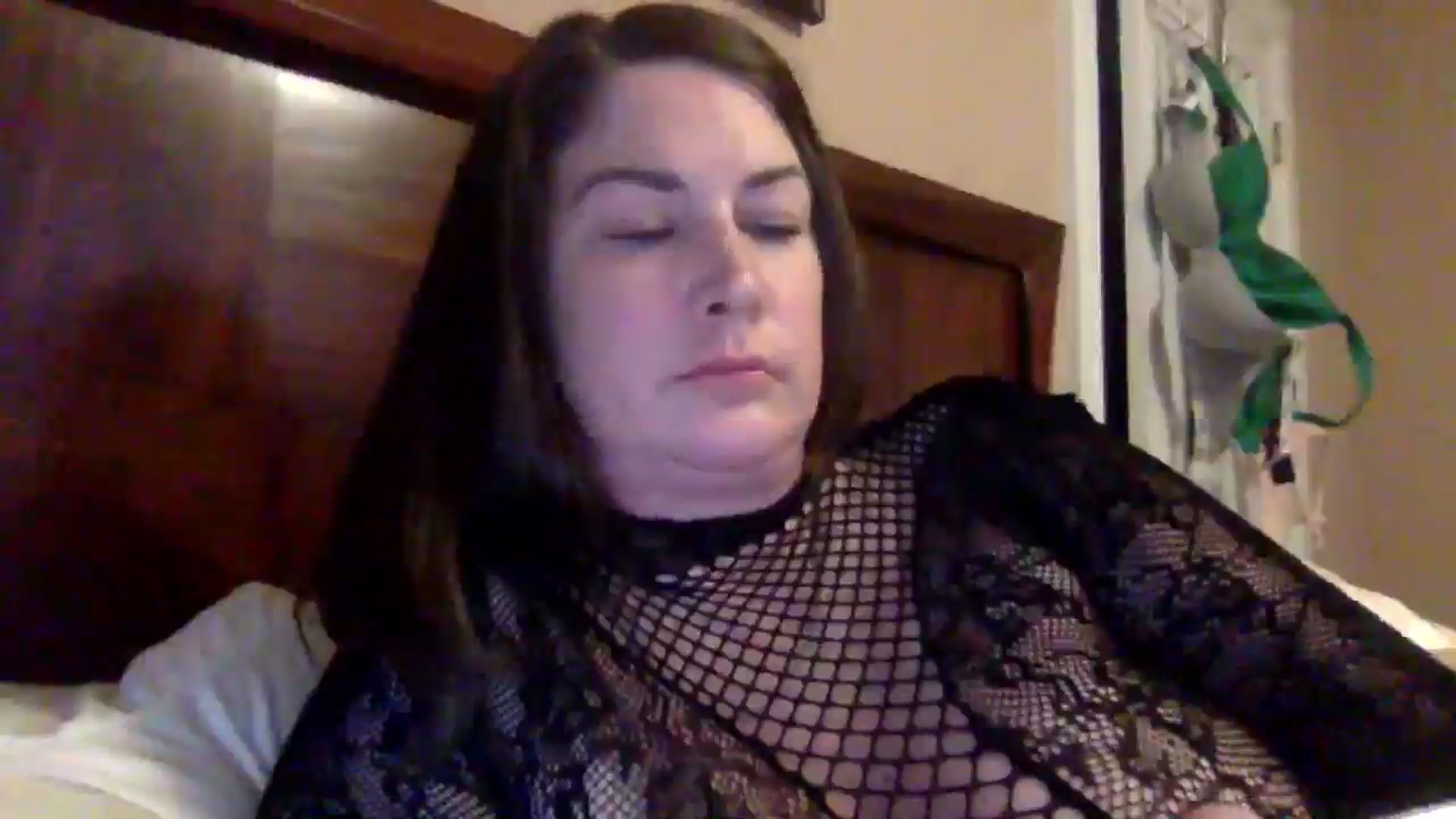 Gallery image thumbnail from AlexaS67780's myfreecams stream on, 01/01/2026, 22:03 image 16 of 20