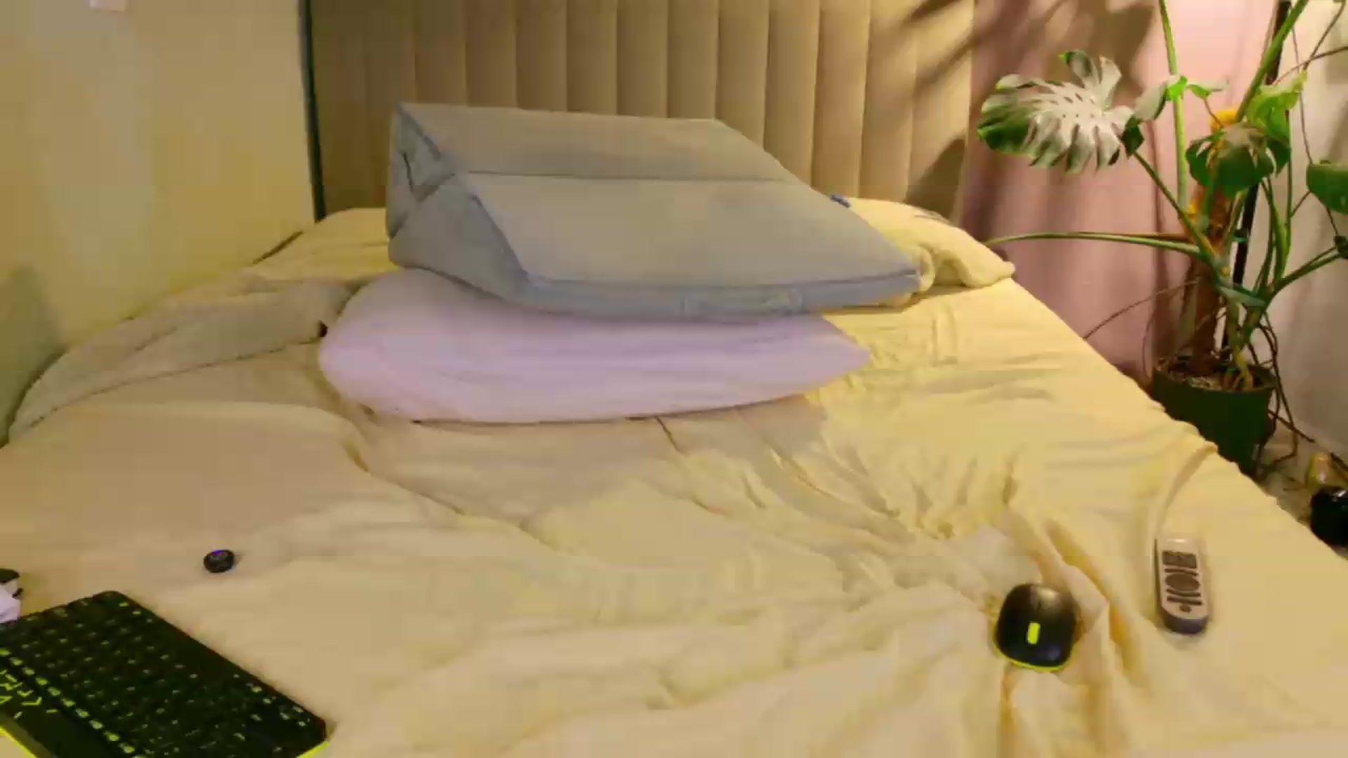 Gallery image thumbnail from AlexaShik's myfreecams stream on, 05/05/2026, 21:50 image 18 of 20