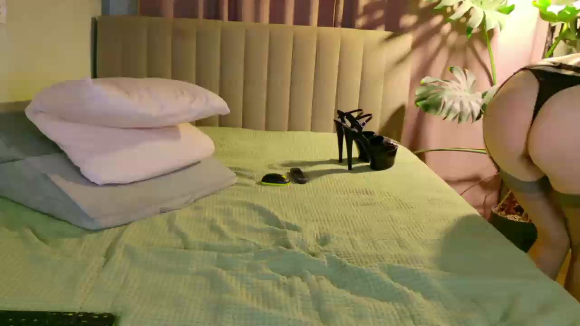 Gallery image thumbnail from AlexaShik's myfreecams stream on, 05/15/2026, 21:26 image 7 of 20