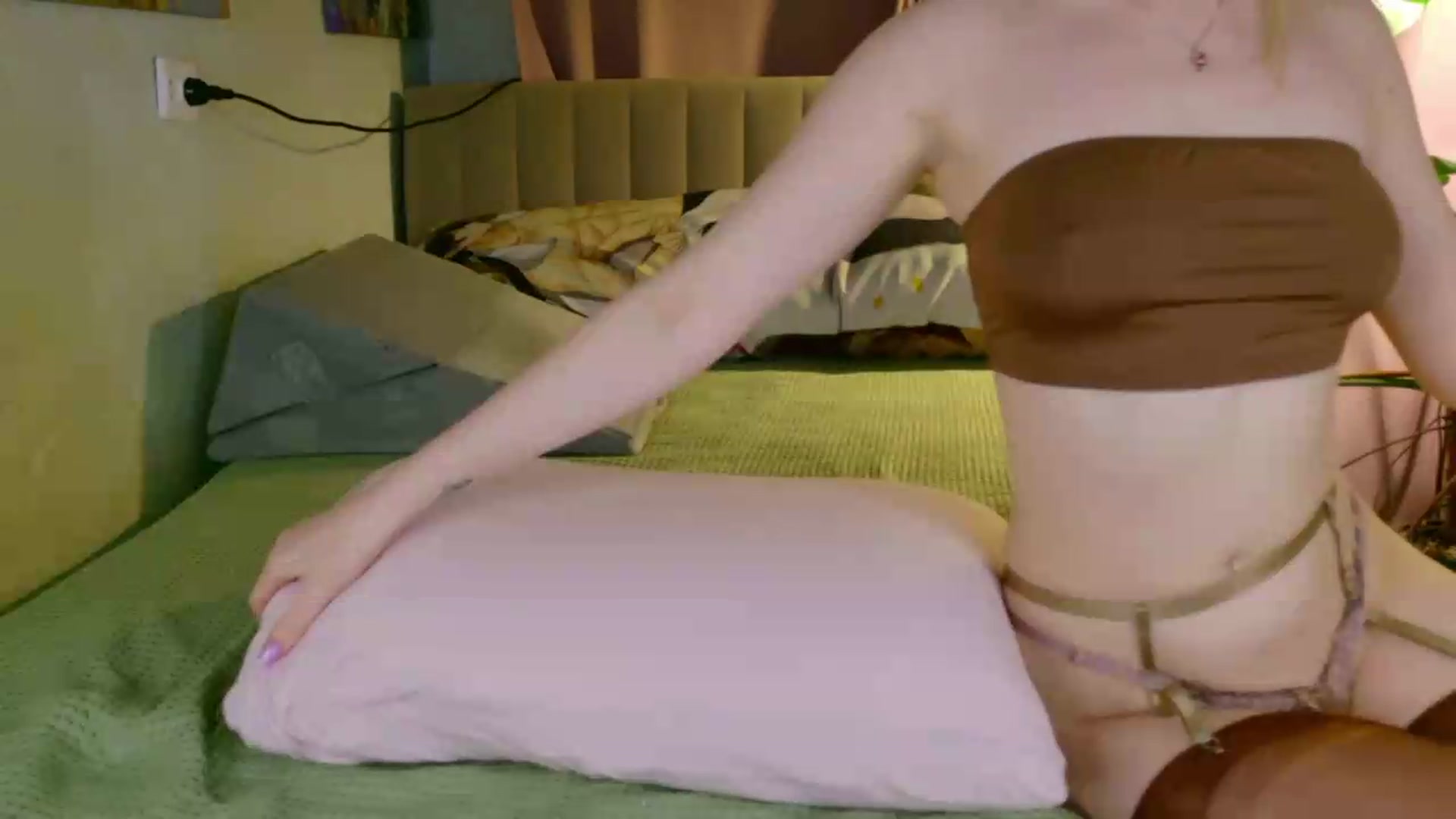 Gallery image thumbnail from AlexaShik's myfreecams stream on, 06/10/2026, 23:09 image 5 of 20