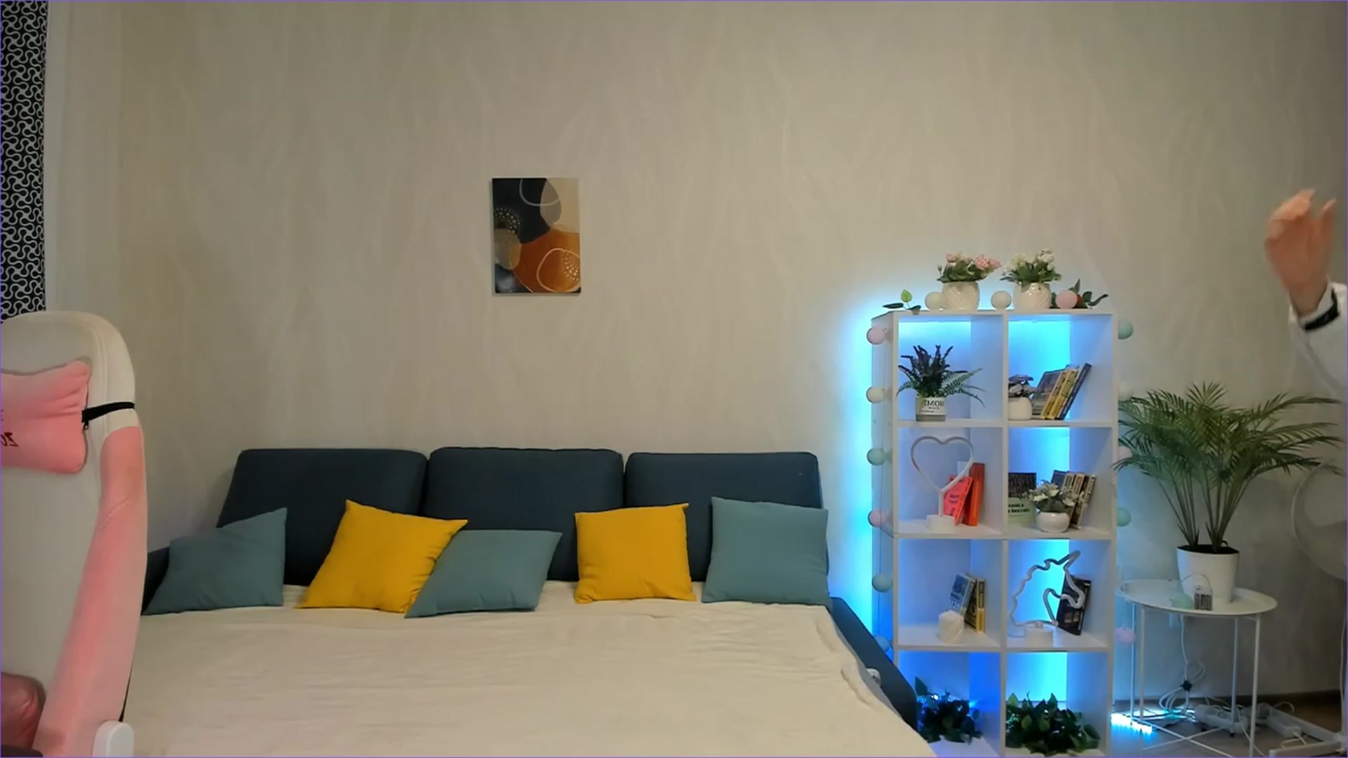 Gallery image thumbnail from Alexa_Ridle's myfreecams stream on, 06/06/2023, 05:53 image 18 of 20