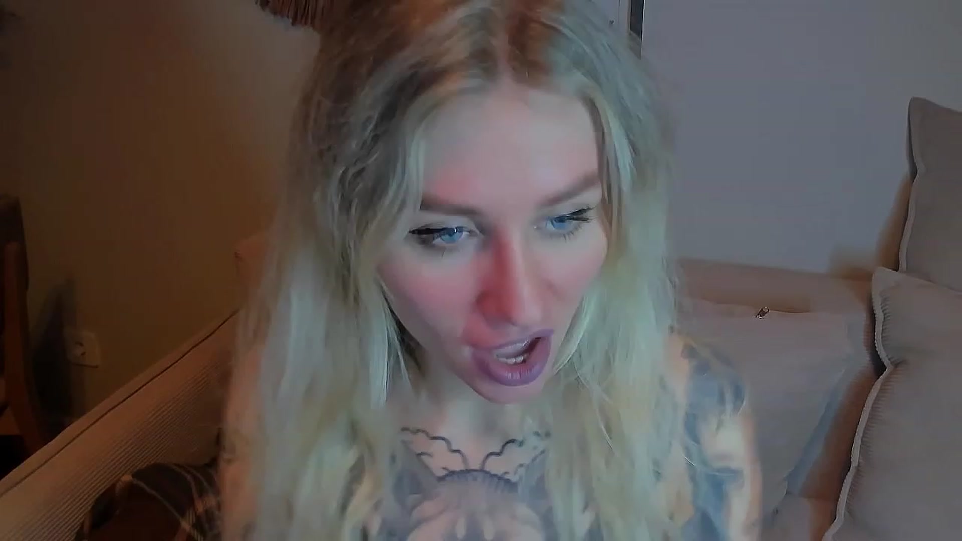 Gallery image thumbnail from Alexa_Smithhh's myfreecams stream on, 02/28/2023, 19:11 image 4 of 20