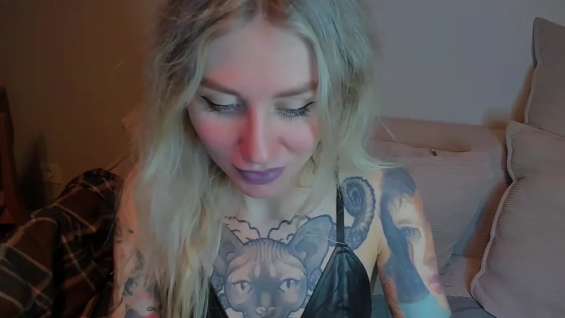 Gallery image thumbnail from Alexa_Smithhh's myfreecams stream on, 02/28/2023, 19:11 image 17 of 20