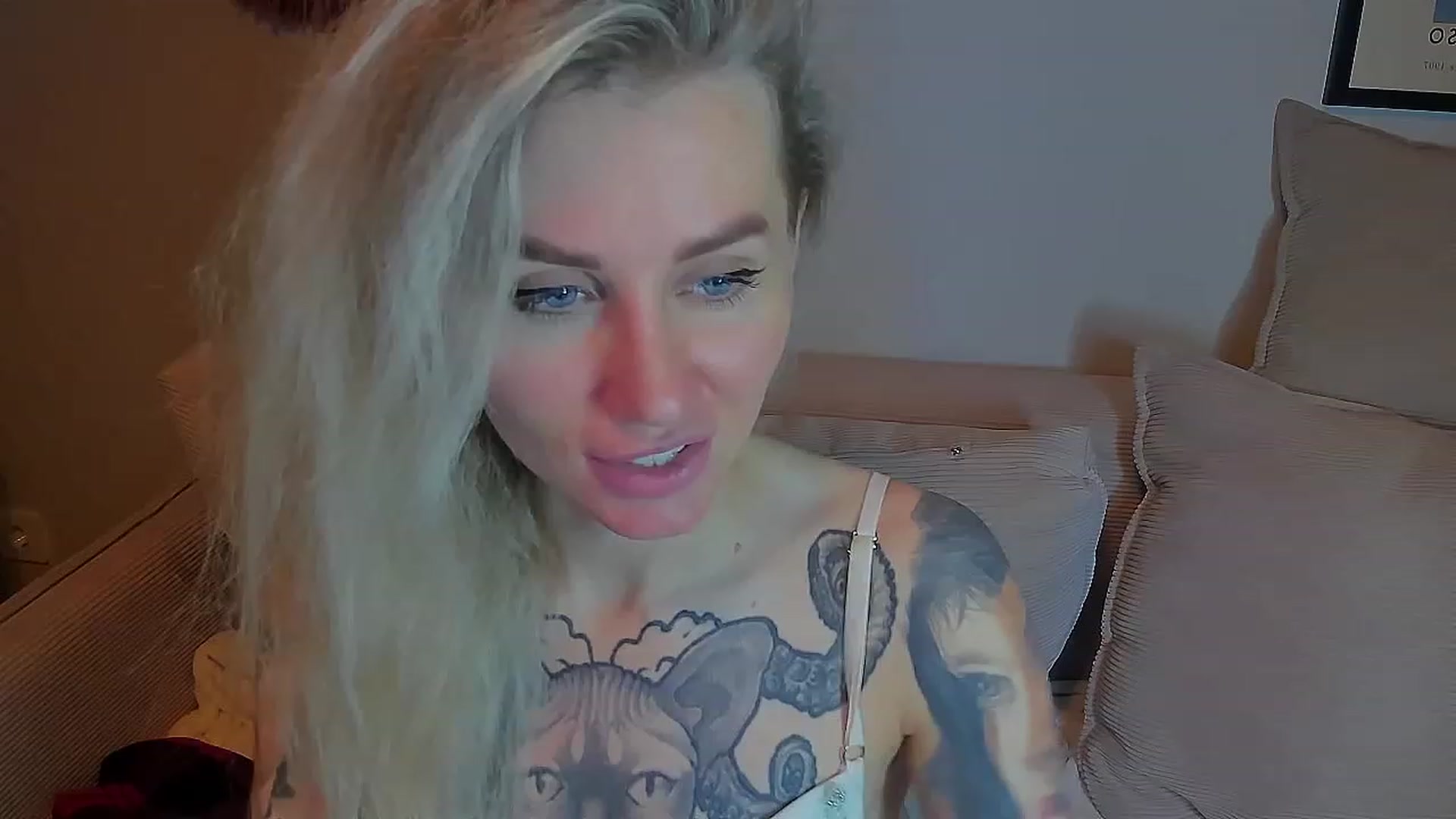 Gallery image thumbnail from Alexa_Smithhh's myfreecams stream on, 03/19/2023, 21:27 image 7 of 20