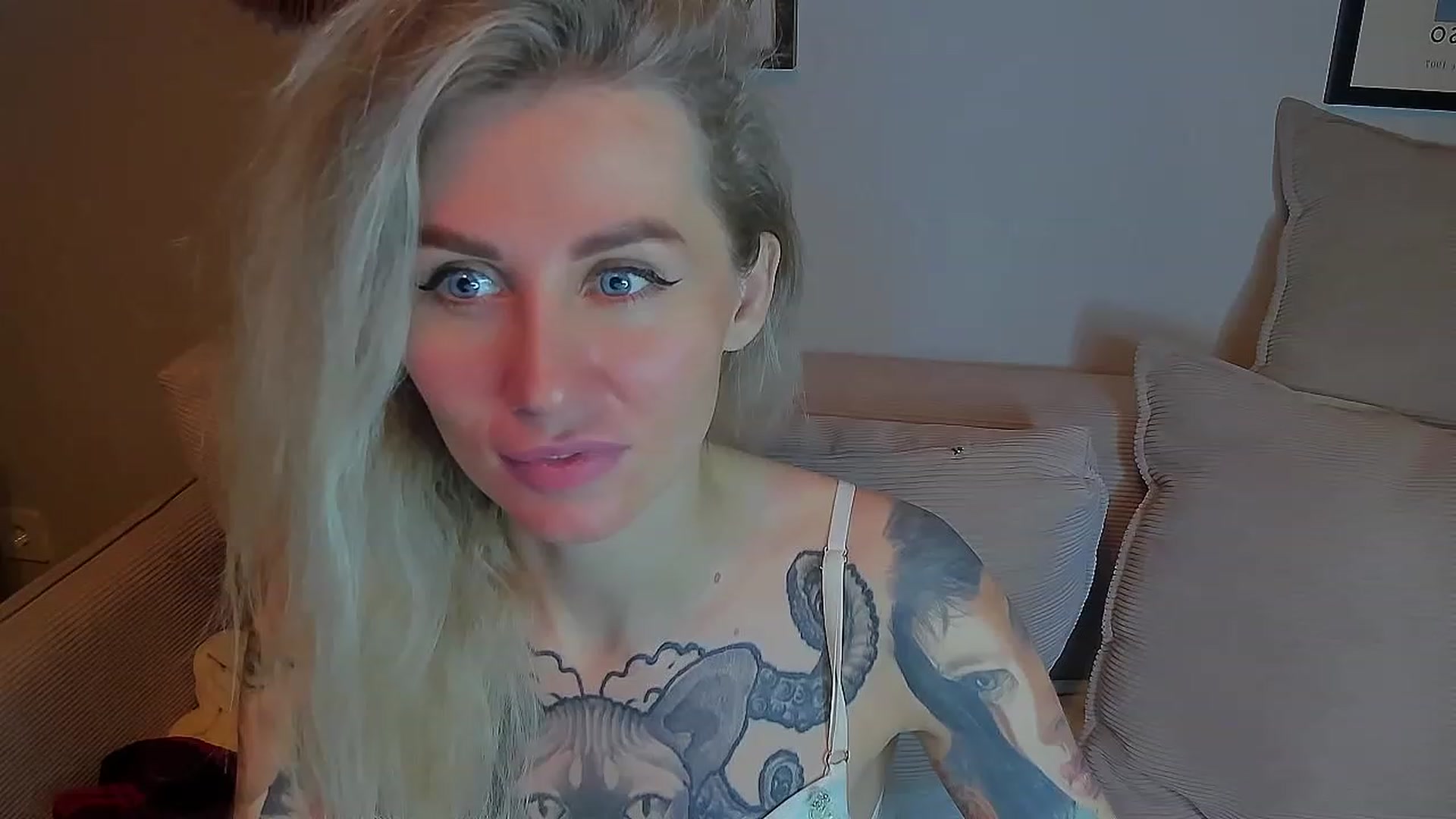 Gallery image thumbnail from Alexa_Smithhh's myfreecams stream on, 03/19/2023, 21:27 image 14 of 20