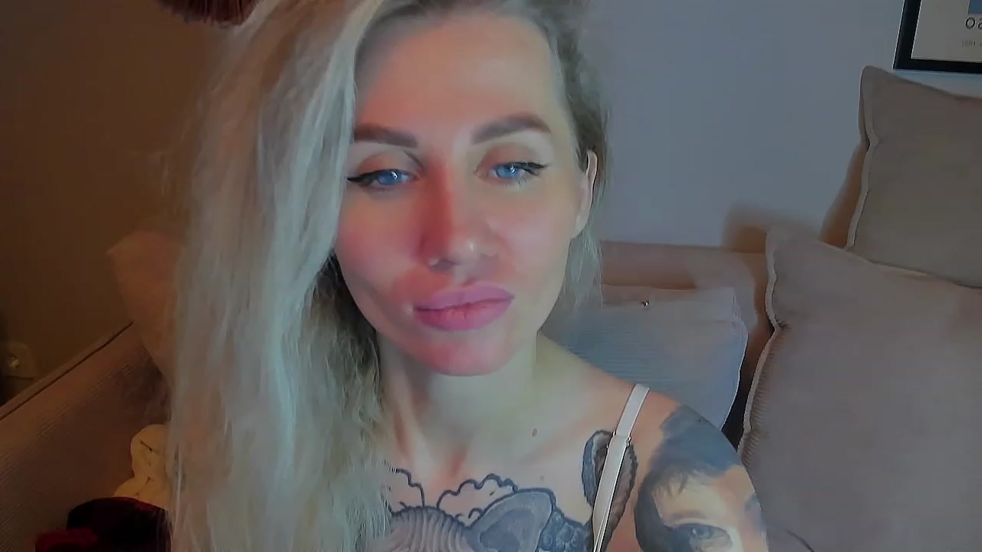 Gallery image thumbnail from Alexa_Smithhh's myfreecams stream on, 03/19/2023, 21:27 image 17 of 20