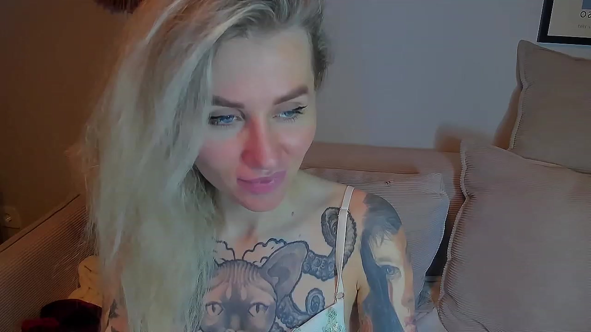 Gallery image thumbnail from Alexa_Smithhh's myfreecams stream on, 03/19/2023, 21:27 image 5 of 20