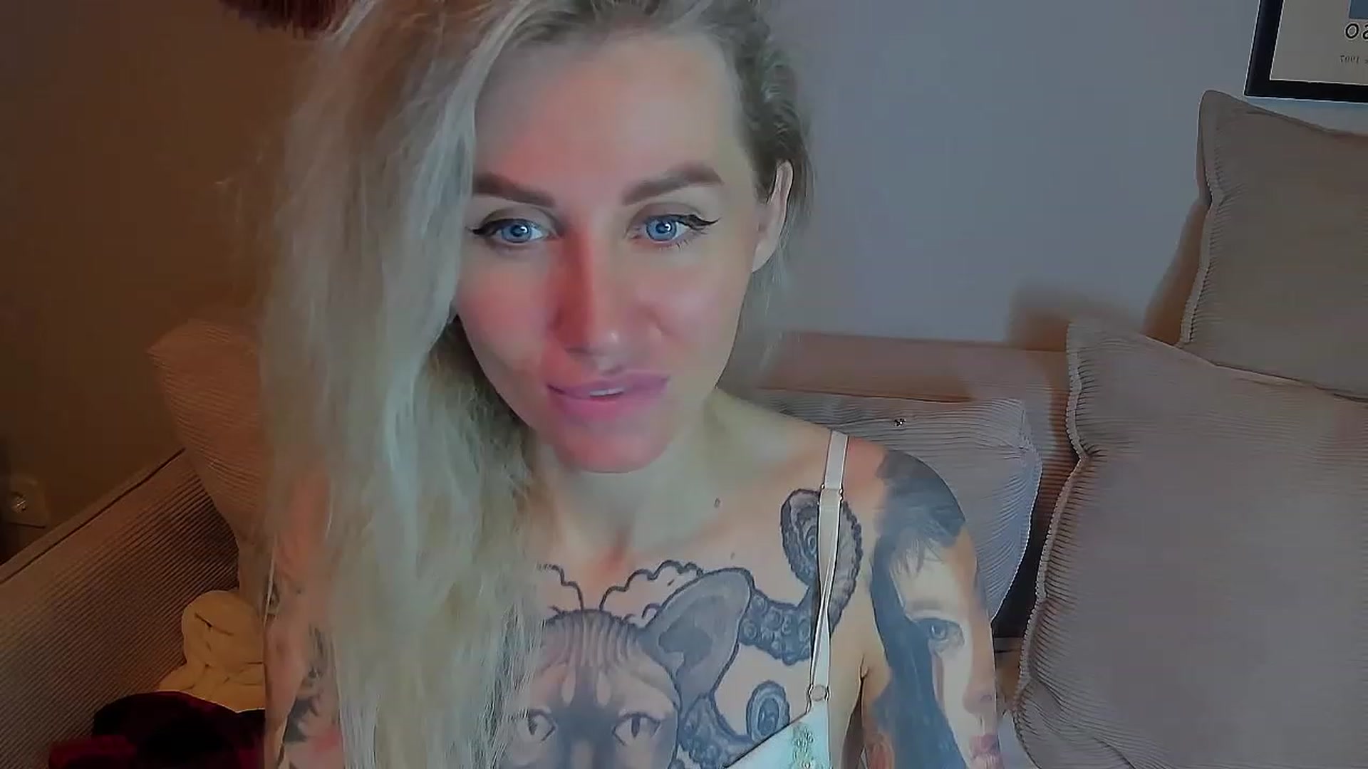 Gallery image thumbnail from Alexa_Smithhh's myfreecams stream on, 03/19/2023, 21:27 image 12 of 20