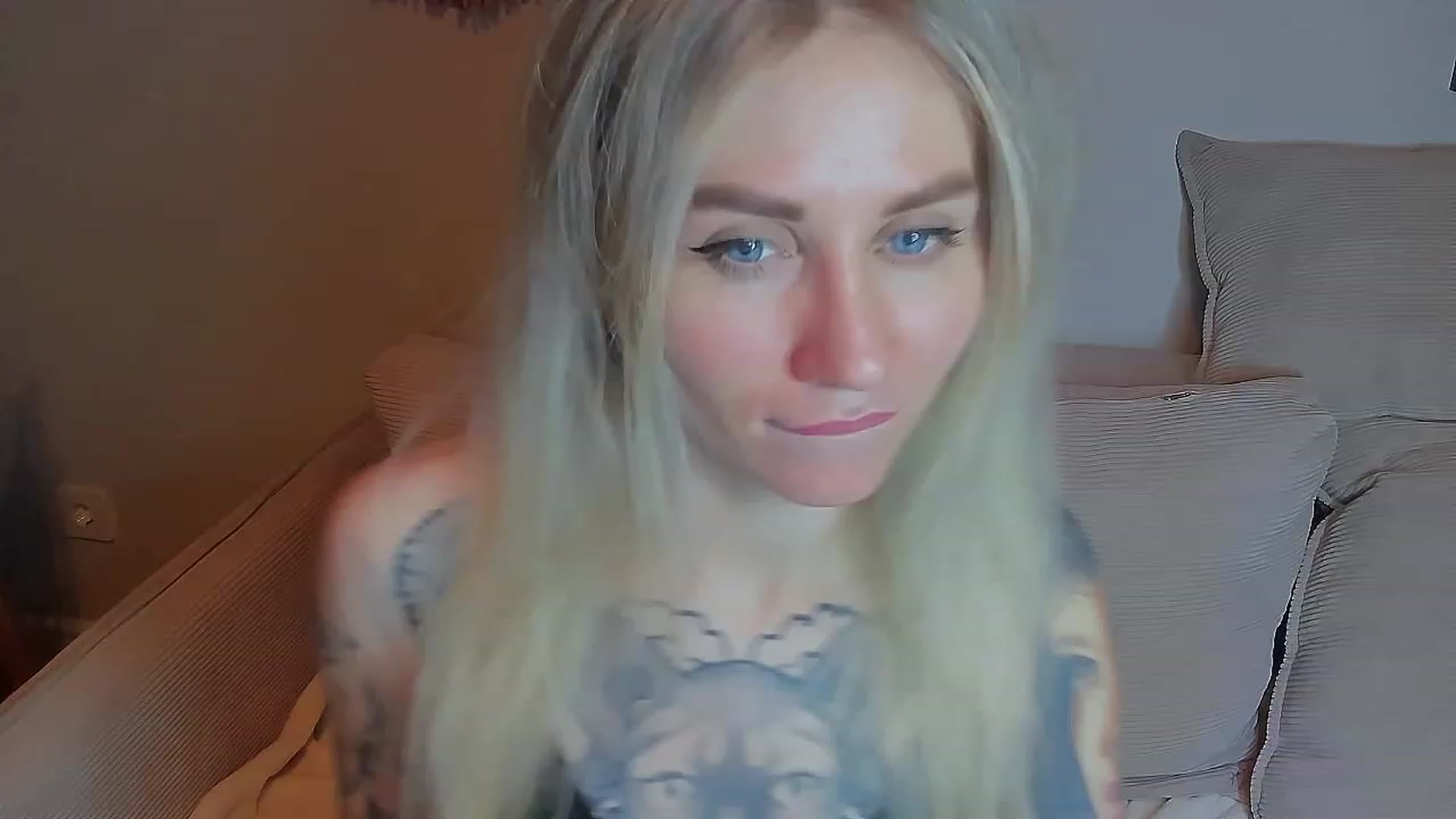 Gallery image thumbnail from Alexa_Smithhh's myfreecams stream on, 03/26/2023, 19:42 image 17 of 20