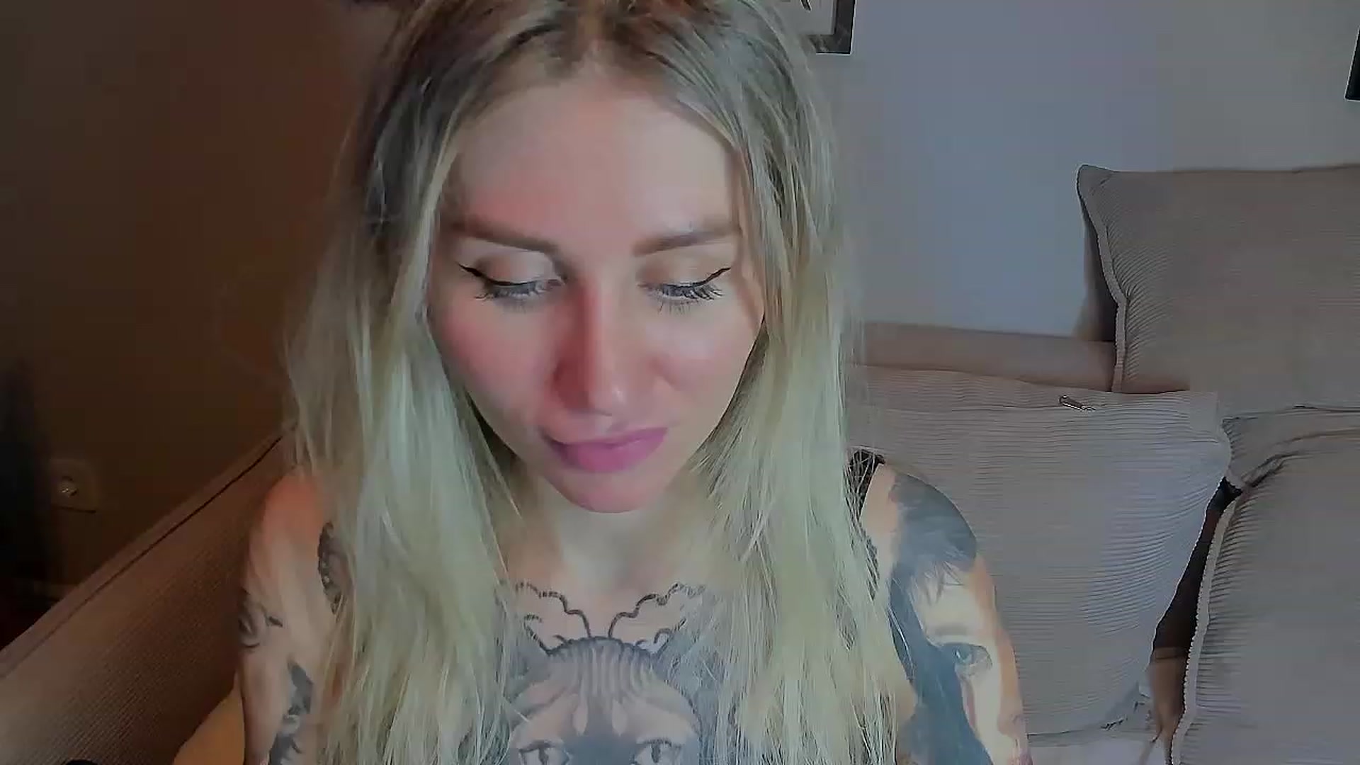 Gallery image thumbnail from Alexa_Smithhh's myfreecams stream on, 03/28/2023, 21:26 image 8 of 20