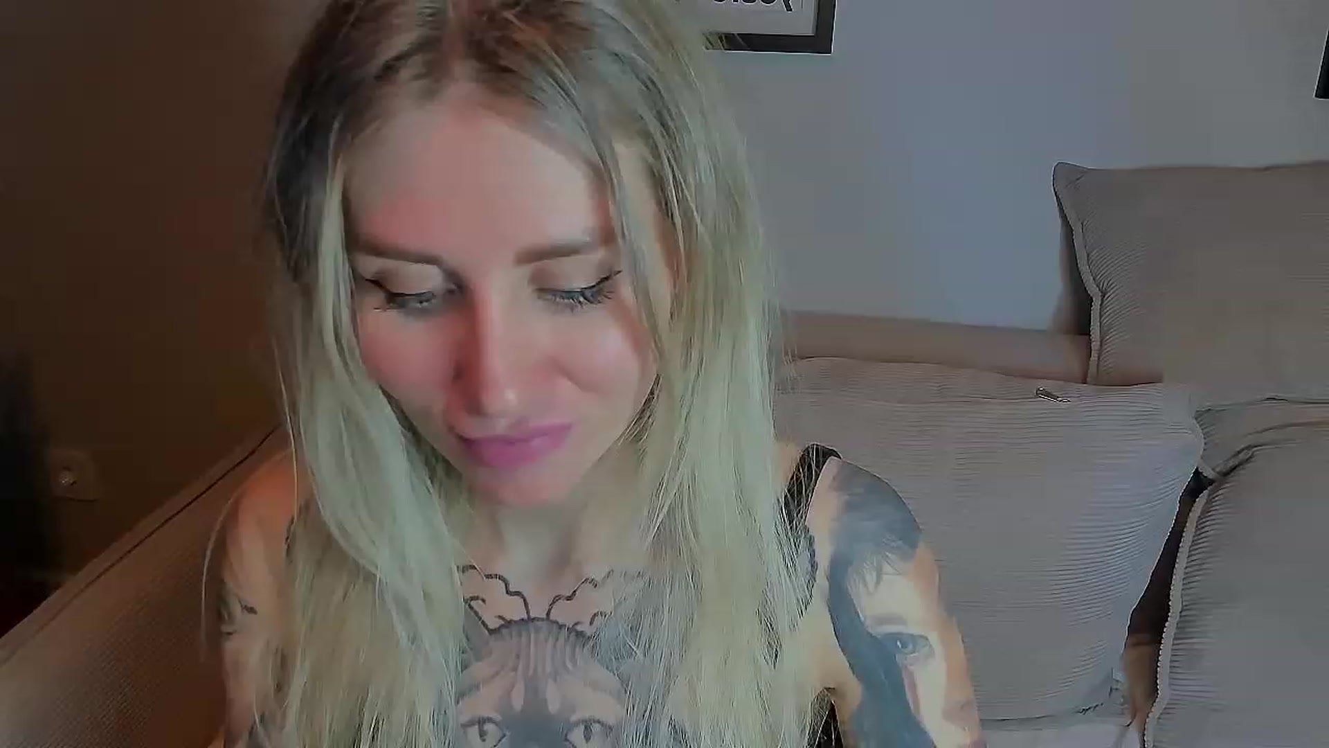 Gallery image thumbnail from Alexa_Smithhh's myfreecams stream on, 03/28/2023, 21:26 image 15 of 20