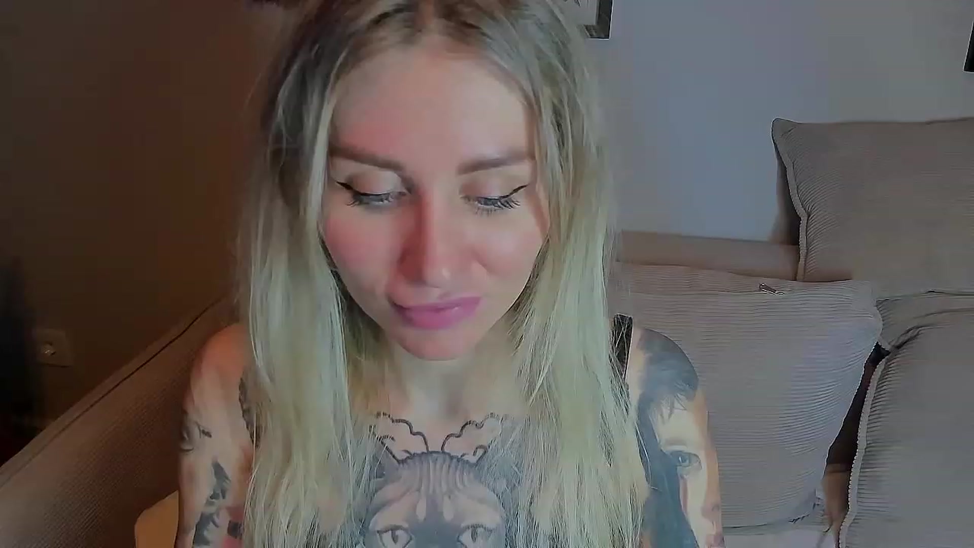 Gallery image thumbnail from Alexa_Smithhh's myfreecams stream on, 03/28/2023, 21:26 image 10 of 20