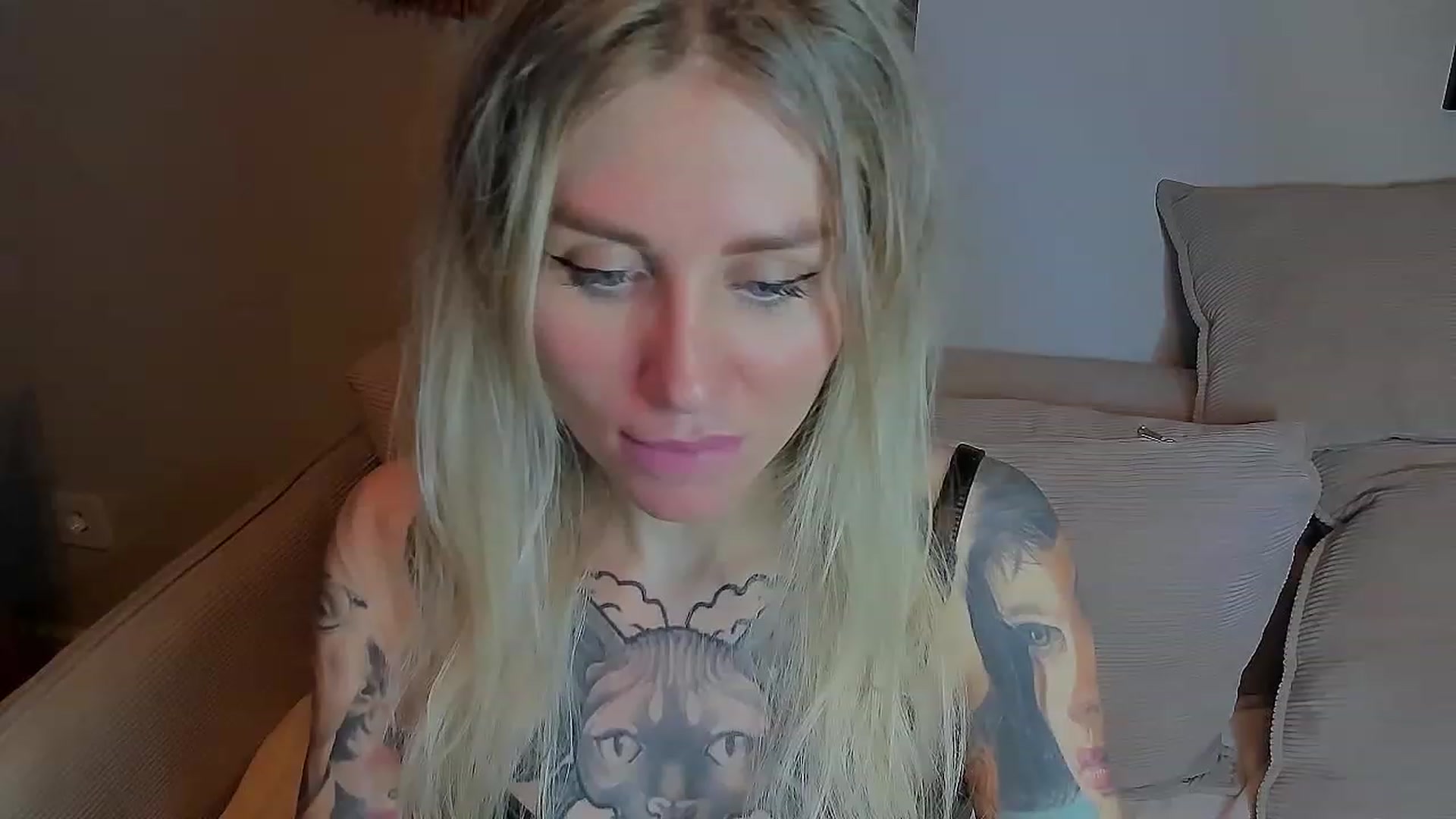 Gallery image thumbnail from Alexa_Smithhh's myfreecams stream on, 03/28/2023, 21:26 image 17 of 20