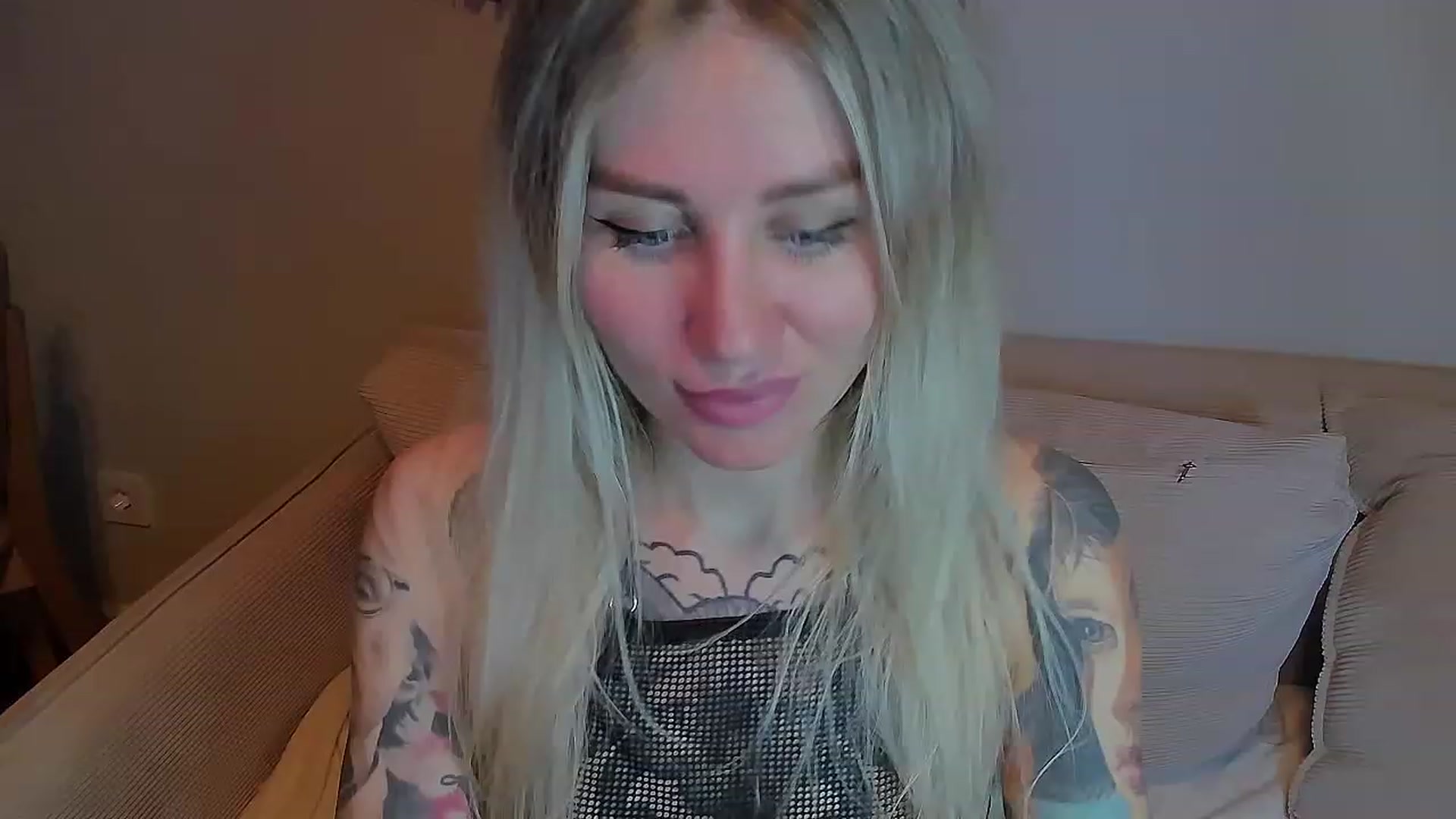Gallery image thumbnail from Alexa_Smithhh's myfreecams stream on, 03/30/2023, 21:01 image 13 of 20