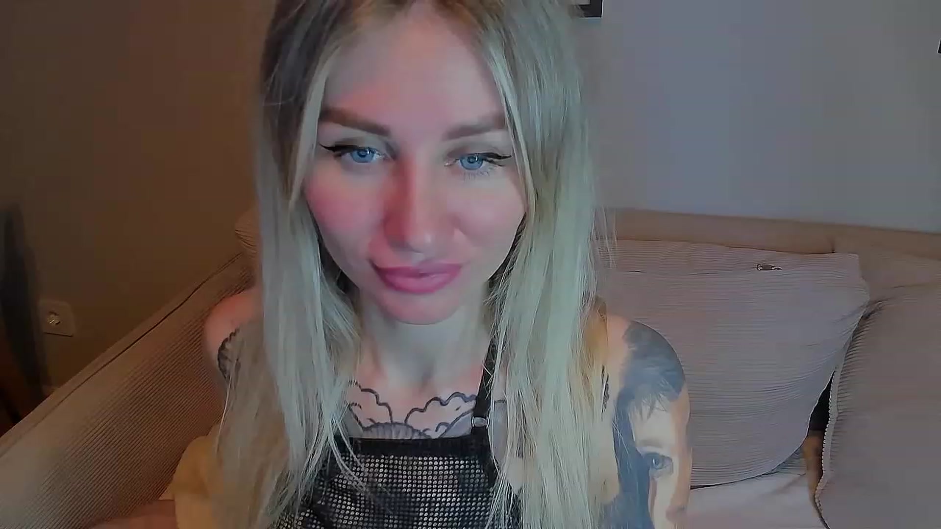 Gallery image thumbnail from Alexa_Smithhh's myfreecams stream on, 03/30/2023, 21:01 image 4 of 20