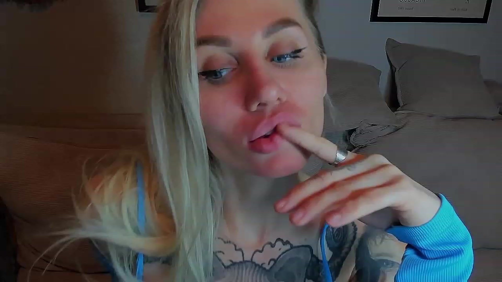 Gallery image thumbnail from Alexa_Smithhh's myfreecams stream on, 04/02/2023, 21:34 image 2 of 20