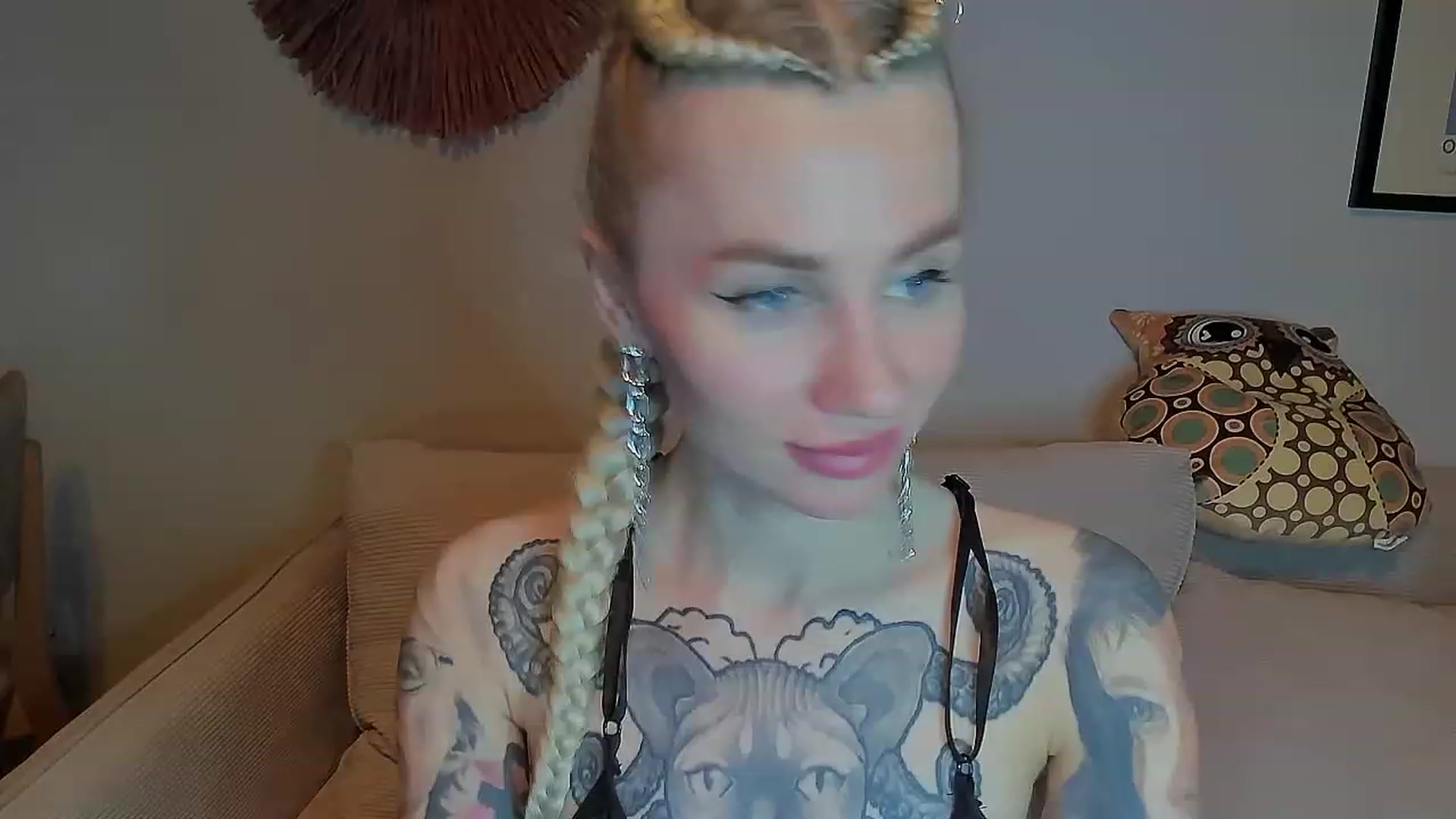 Gallery image thumbnail from Alexa_Smithhh's myfreecams stream on, 04/12/2023, 18:13 image 14 of 20
