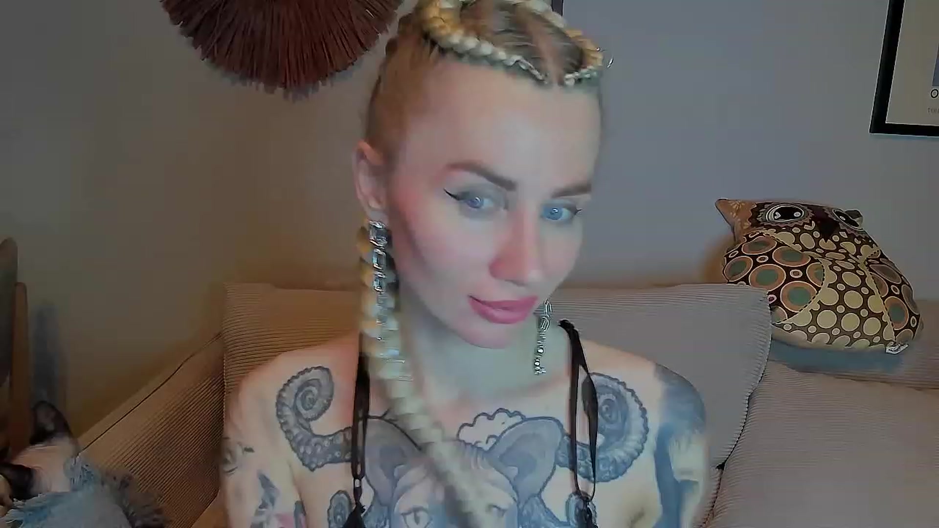 Gallery image thumbnail from Alexa_Smithhh's myfreecams stream on, 04/12/2023, 18:13 image 18 of 20