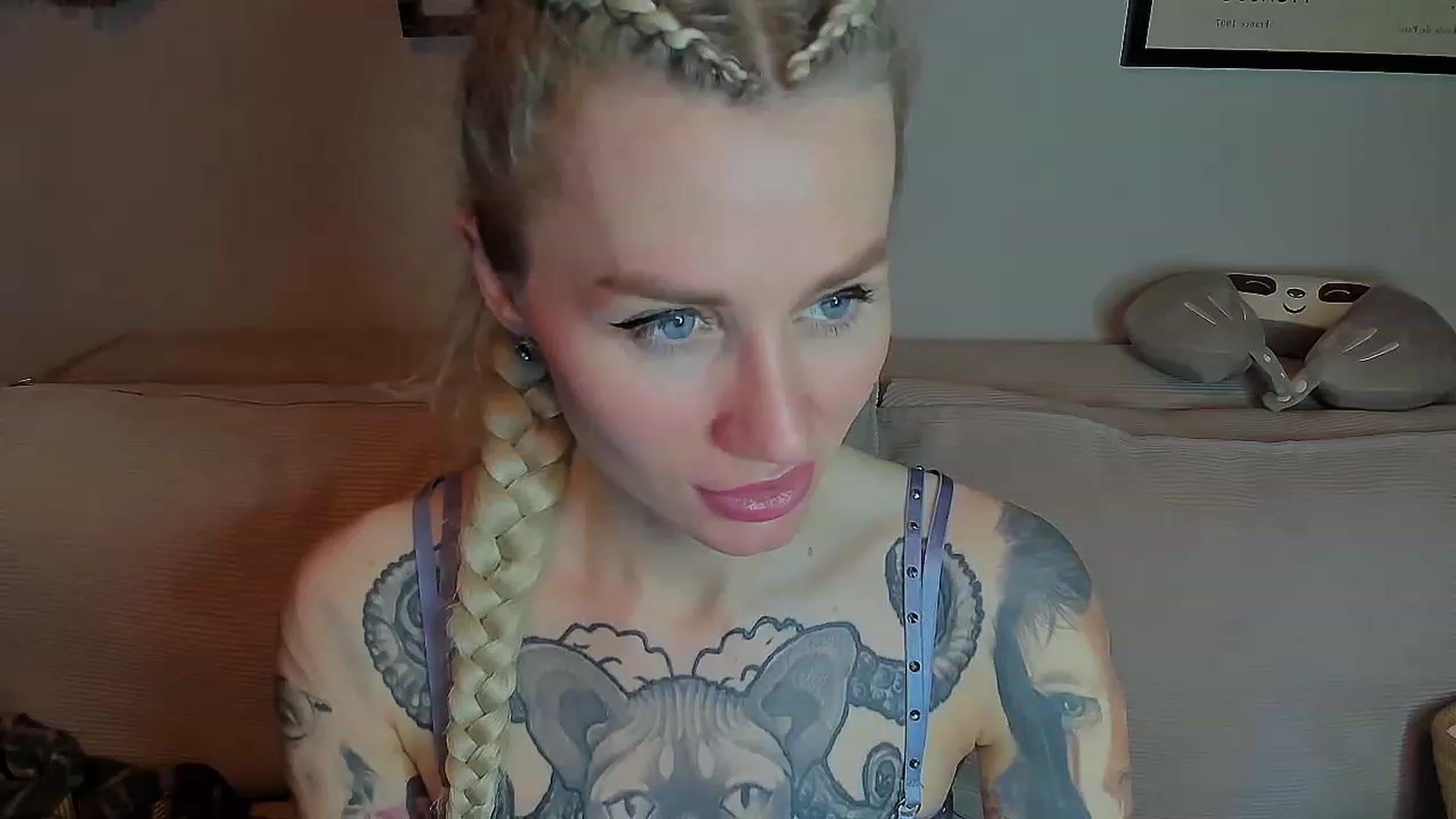 Gallery image thumbnail from Alexa_Smithhh's myfreecams stream on, 04/18/2023, 19:08 image 6 of 20