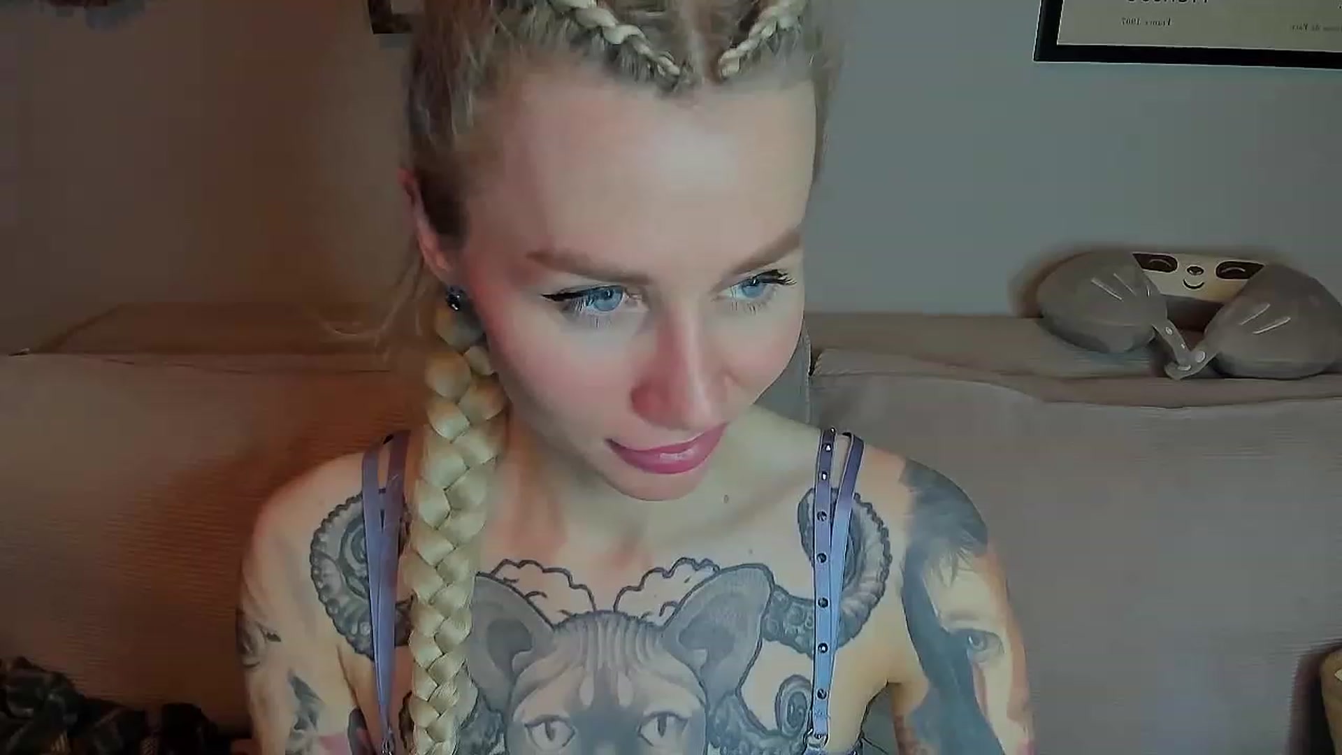 Gallery image thumbnail from Alexa_Smithhh's myfreecams stream on, 04/18/2023, 19:08 image 13 of 20