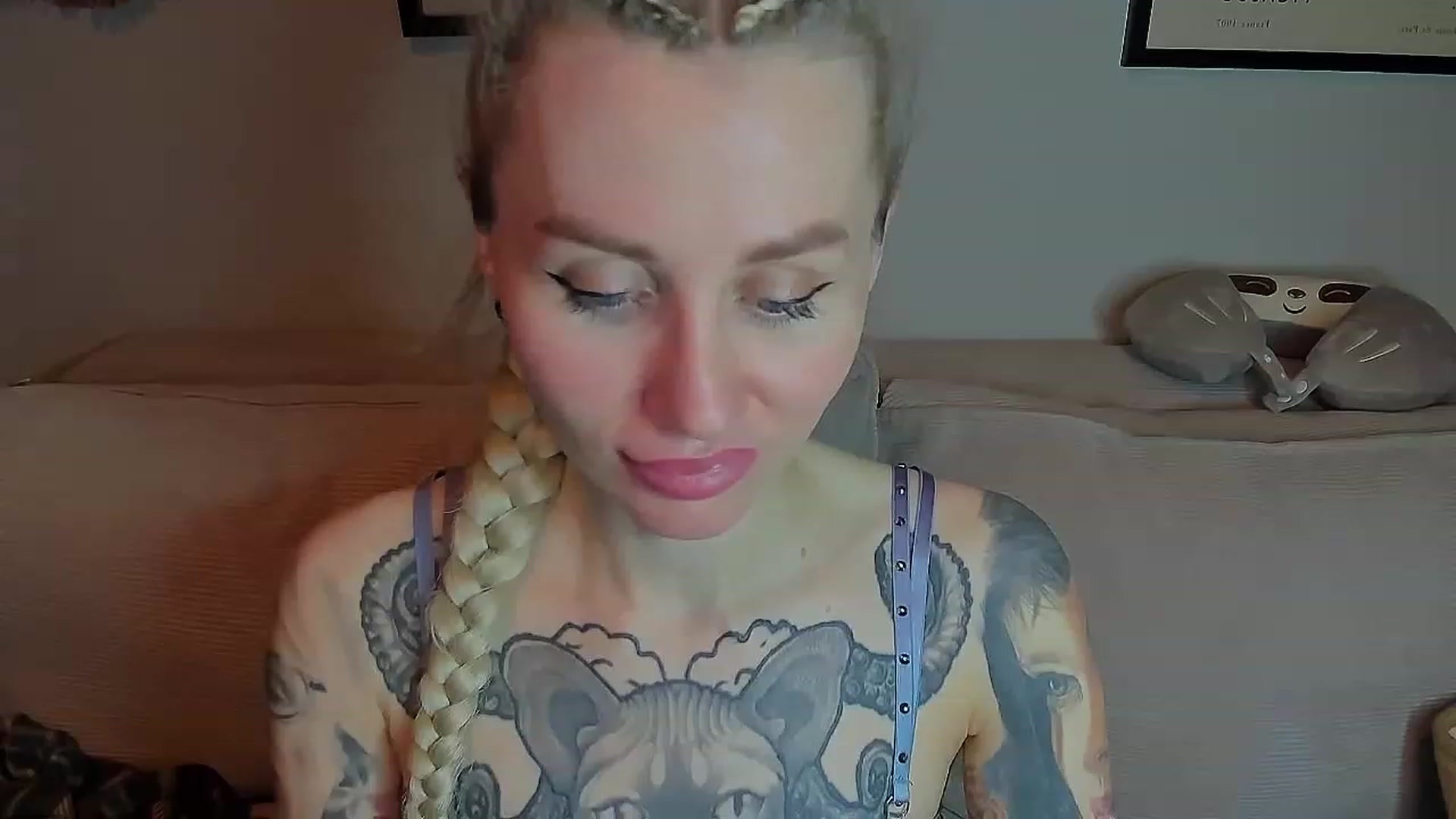 Gallery image thumbnail from Alexa_Smithhh's myfreecams stream on, 04/18/2023, 19:08 image 10 of 20