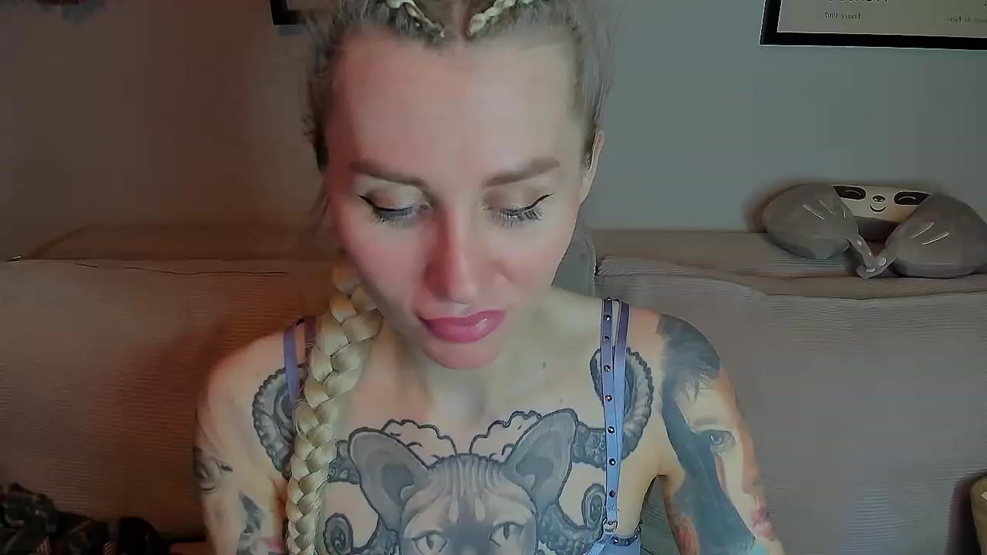 Gallery image thumbnail from Alexa_Smithhh's myfreecams stream on, 04/18/2023, 19:08 image 8 of 20