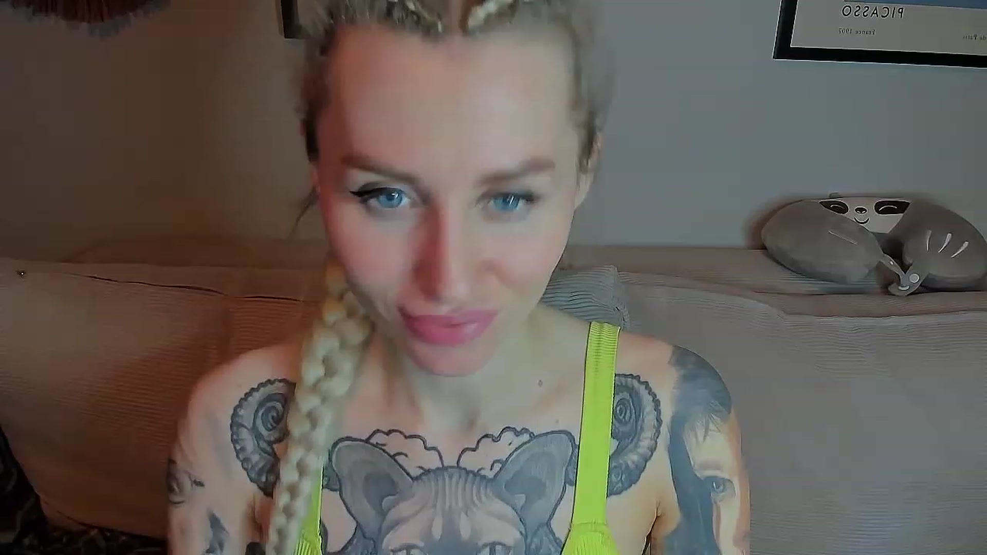 Gallery image thumbnail from Alexa_Smithhh's myfreecams stream on, 04/18/2023, 21:25 image 13 of 20