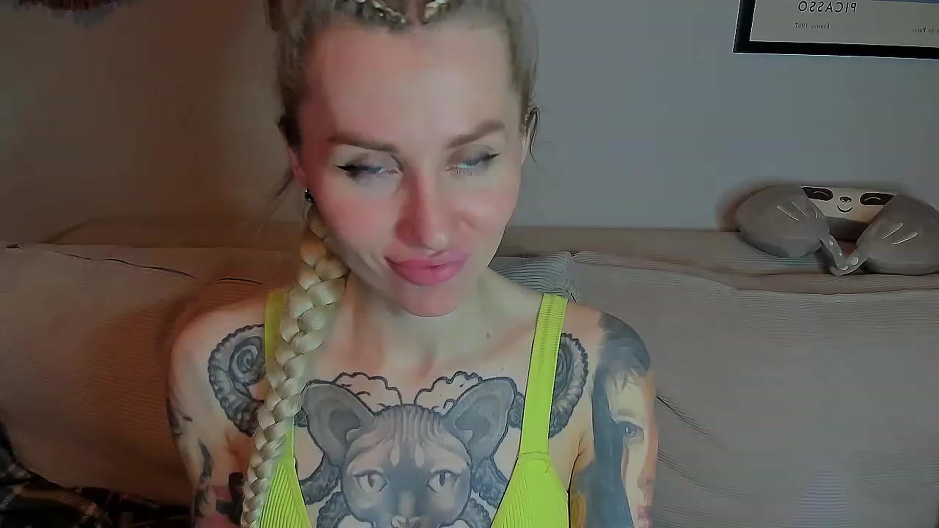 Gallery image thumbnail from Alexa_Smithhh's myfreecams stream on, 04/18/2023, 21:25 image 1 of 20