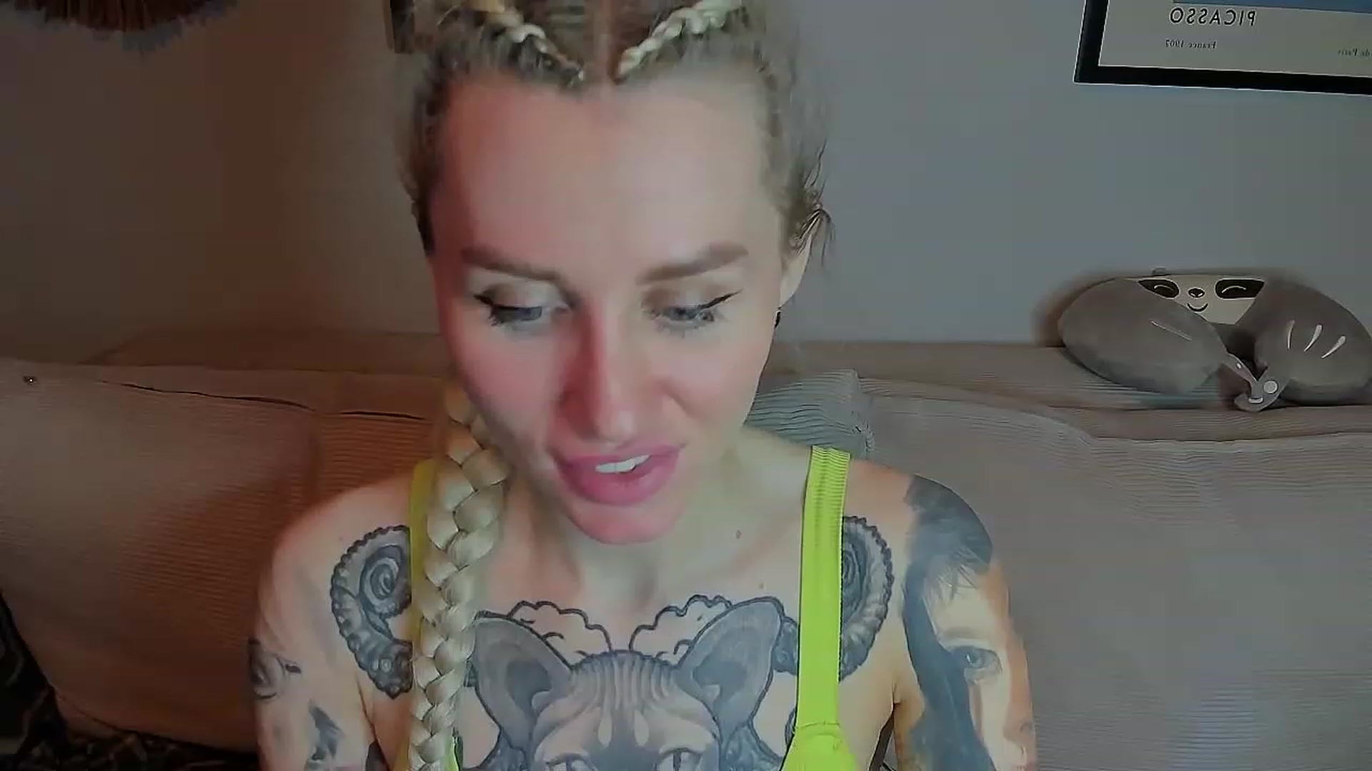 Gallery image thumbnail from Alexa_Smithhh's myfreecams stream on, 04/18/2023, 21:25 image 17 of 20