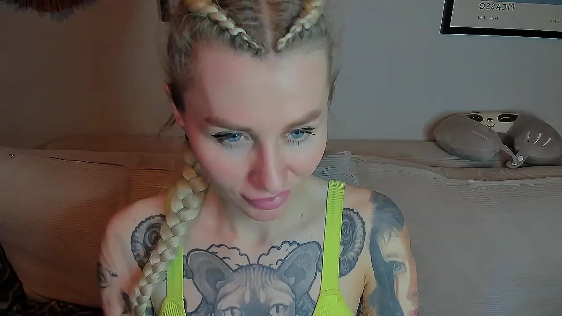 Gallery image thumbnail from Alexa_Smithhh's myfreecams stream on, 04/18/2023, 21:25 image 14 of 20