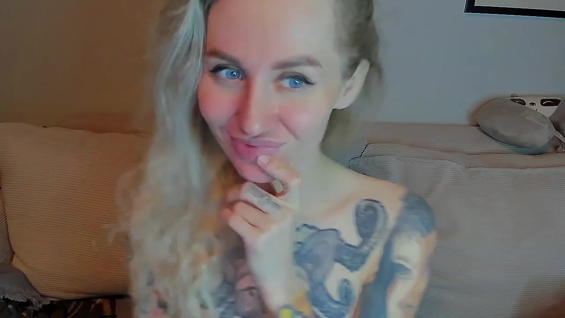Gallery image thumbnail from Alexa_Smithhh's myfreecams stream on, 04/20/2023, 21:45 image 12 of 20