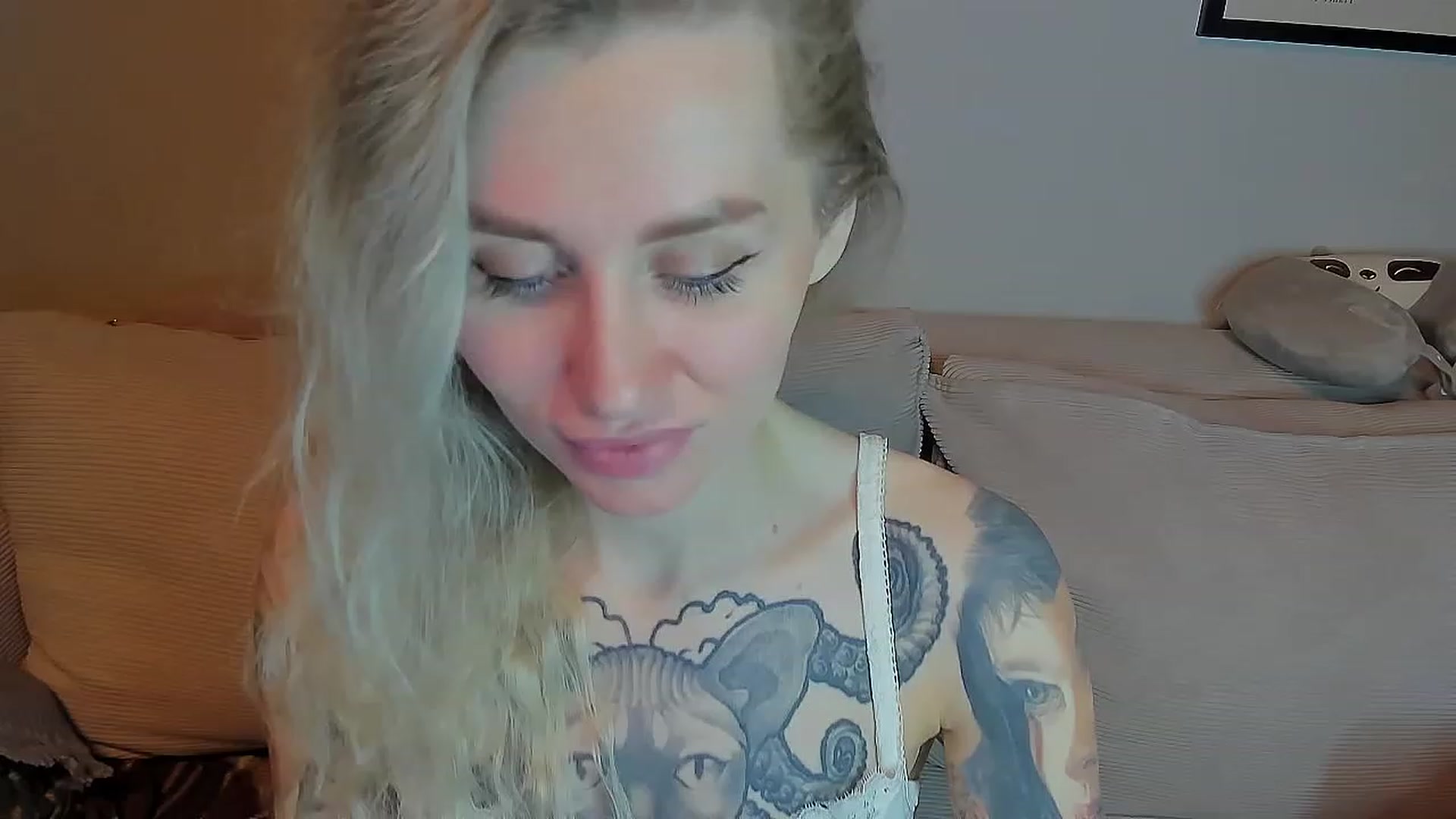 Gallery image thumbnail from Alexa_Smithhh's myfreecams stream on, 04/20/2023, 21:45 image 3 of 20