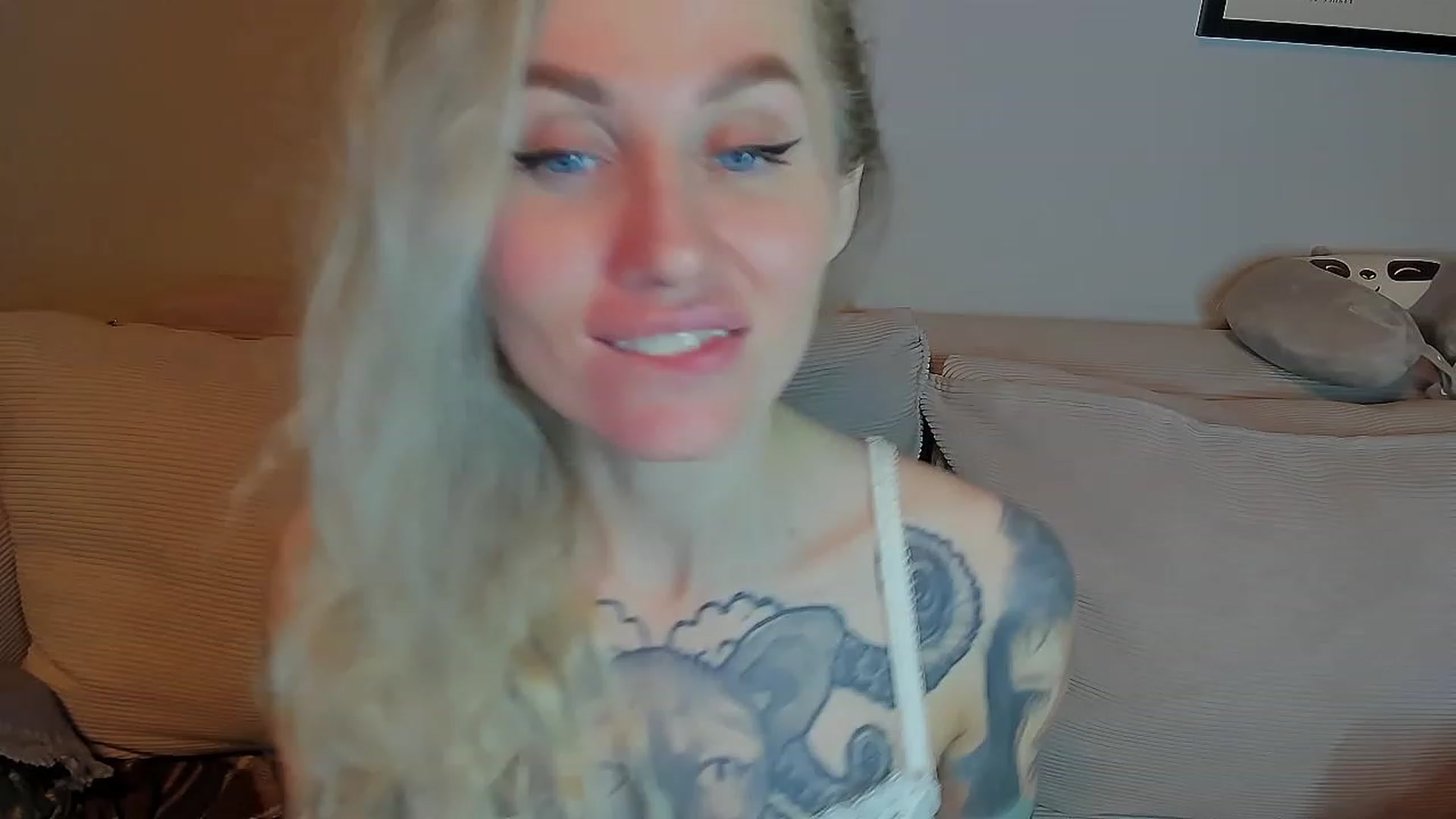 Gallery image thumbnail from Alexa_Smithhh's myfreecams stream on, 04/20/2023, 21:45 image 2 of 20