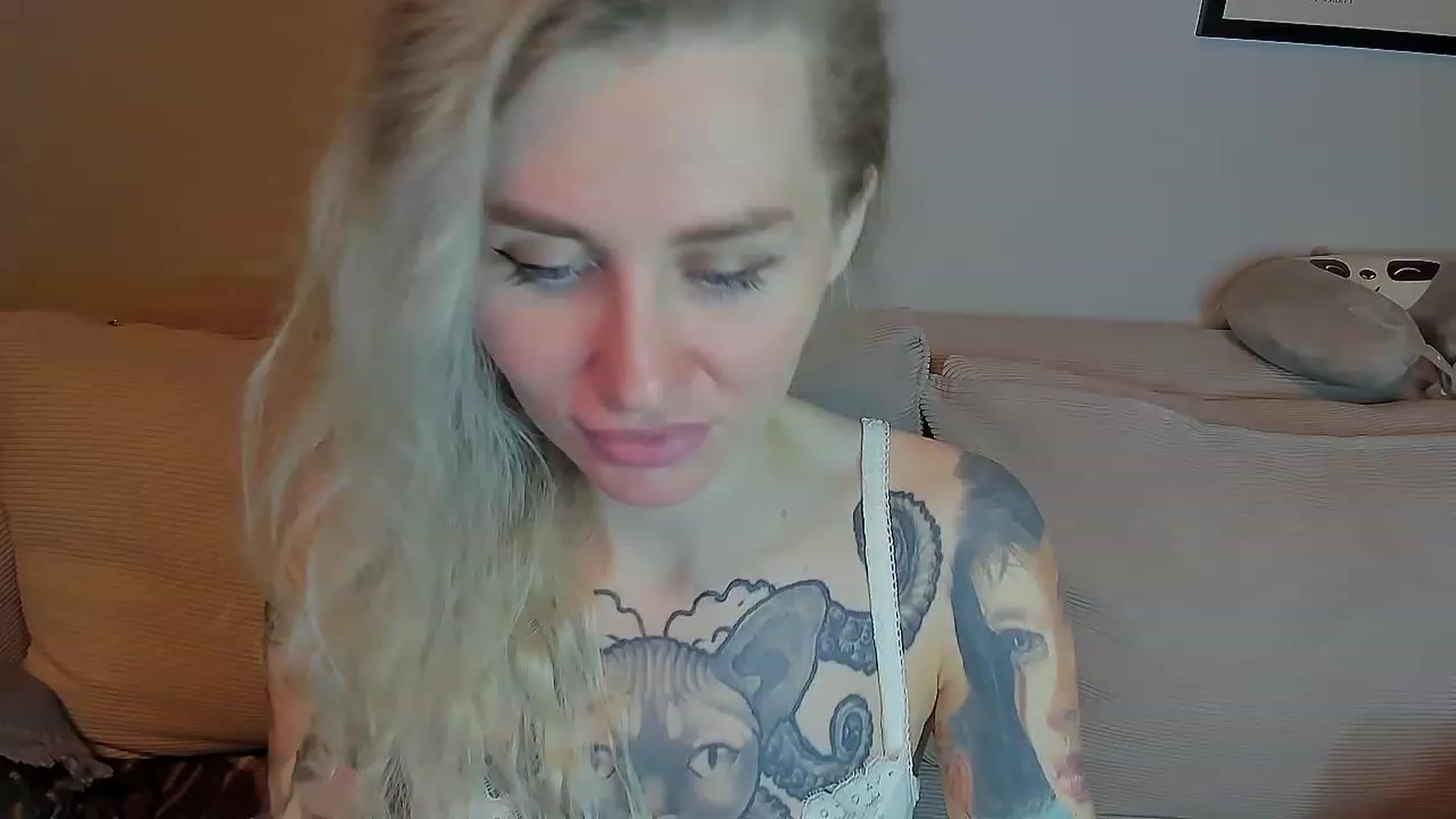 Gallery image thumbnail from Alexa_Smithhh's myfreecams stream on, 04/20/2023, 21:45 image 5 of 20