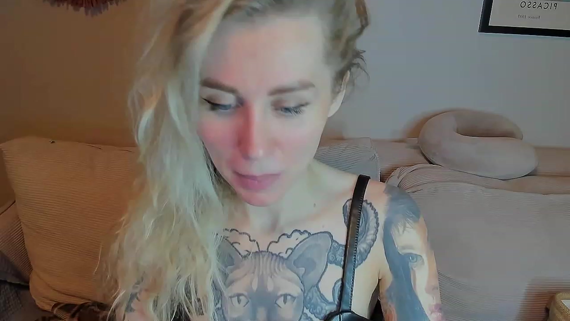 Gallery image thumbnail from Alexa_Smithhh's myfreecams stream on, 04/21/2023, 20:40 image 11 of 20