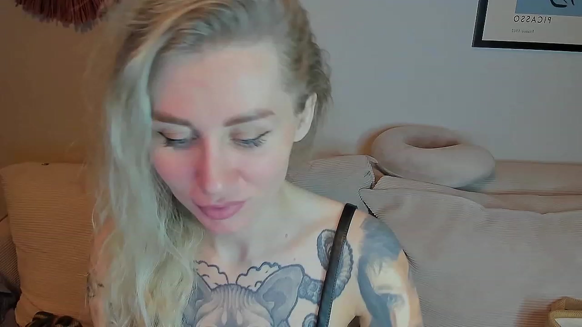 Gallery image thumbnail from Alexa_Smithhh's myfreecams stream on, 04/21/2023, 20:40 image 2 of 20