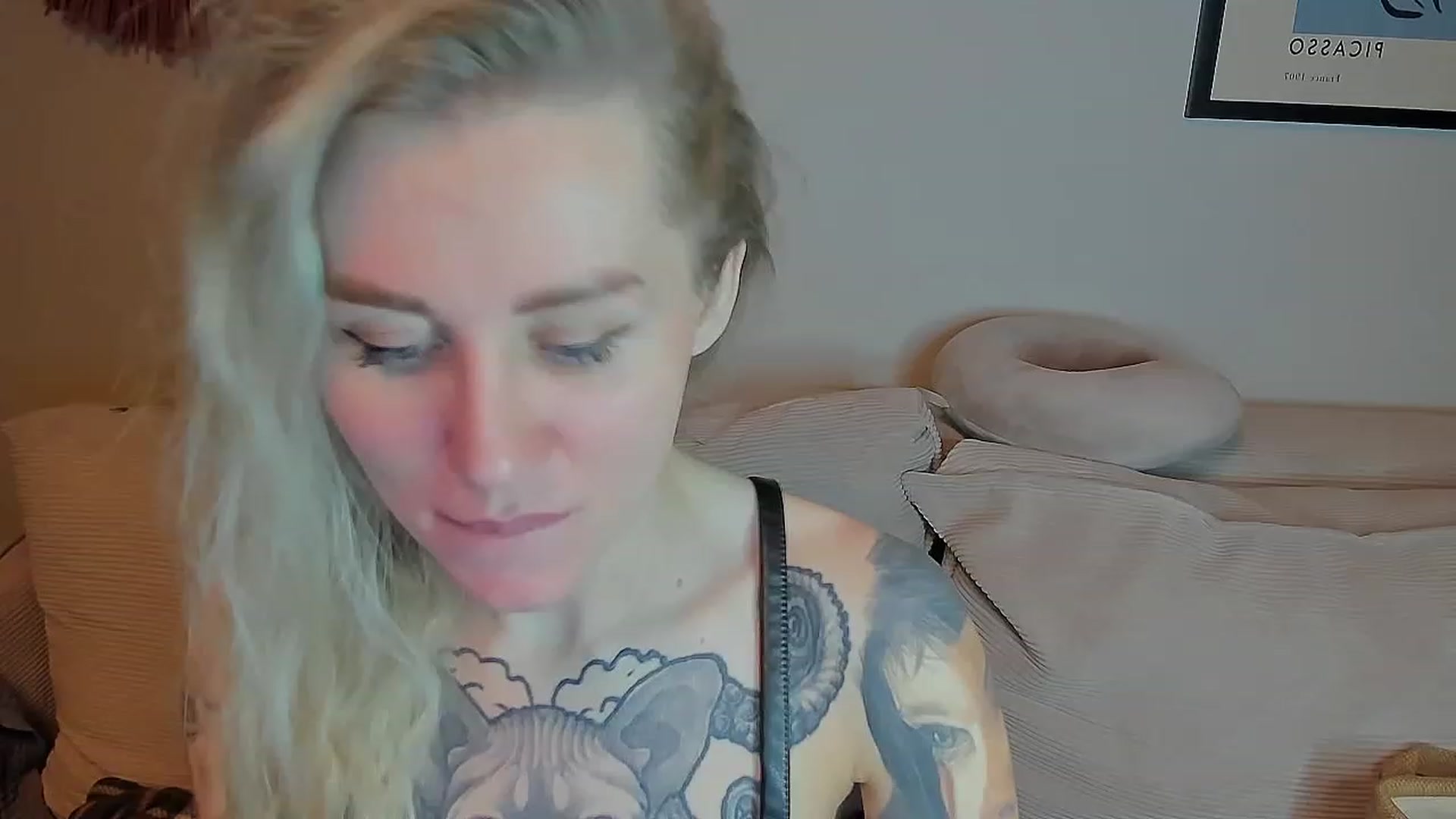 Gallery image thumbnail from Alexa_Smithhh's myfreecams stream on, 04/21/2023, 20:40 image 4 of 20